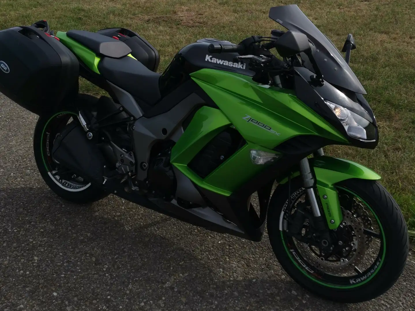 Kawasaki Z1000 SX Verde - 1