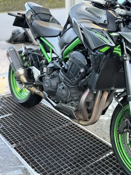 Kawasaki Z 900 - foto 2