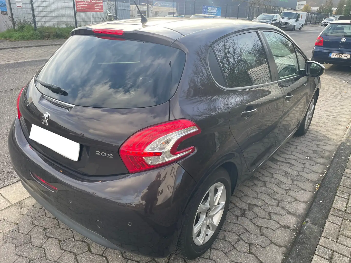 Peugeot 208 208 82 VTI Style Braun - 2