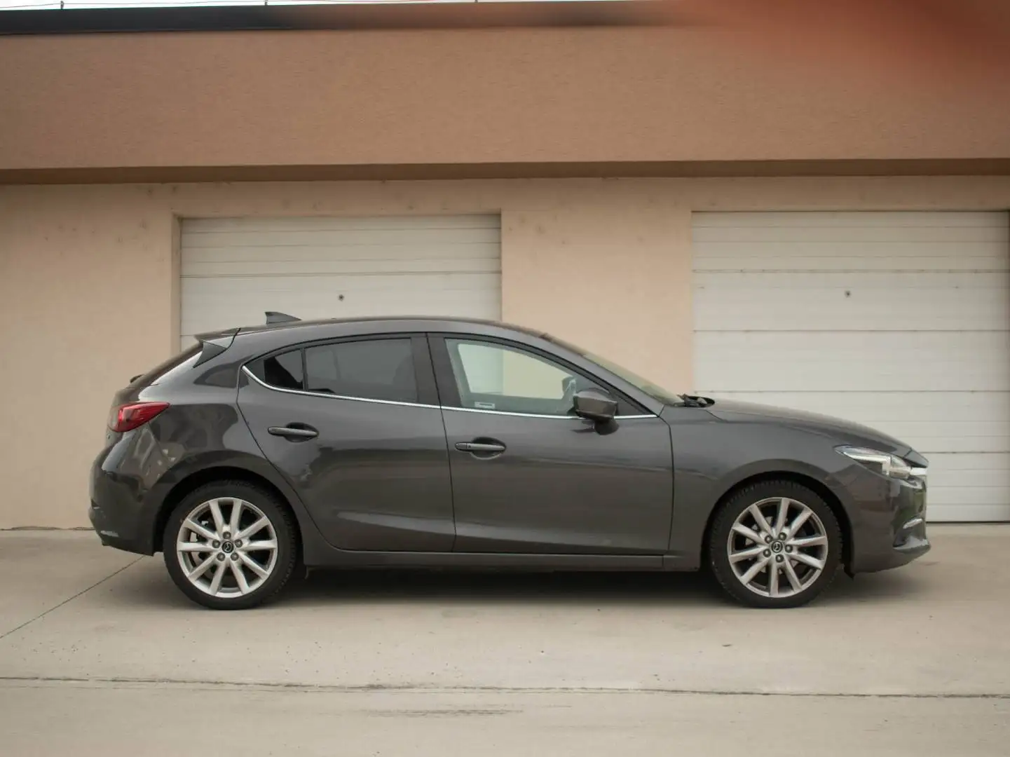 Mazda 3 3 2.2D SKYACTIV-D 150 Sports-Line HUD BOSE Grau - 1