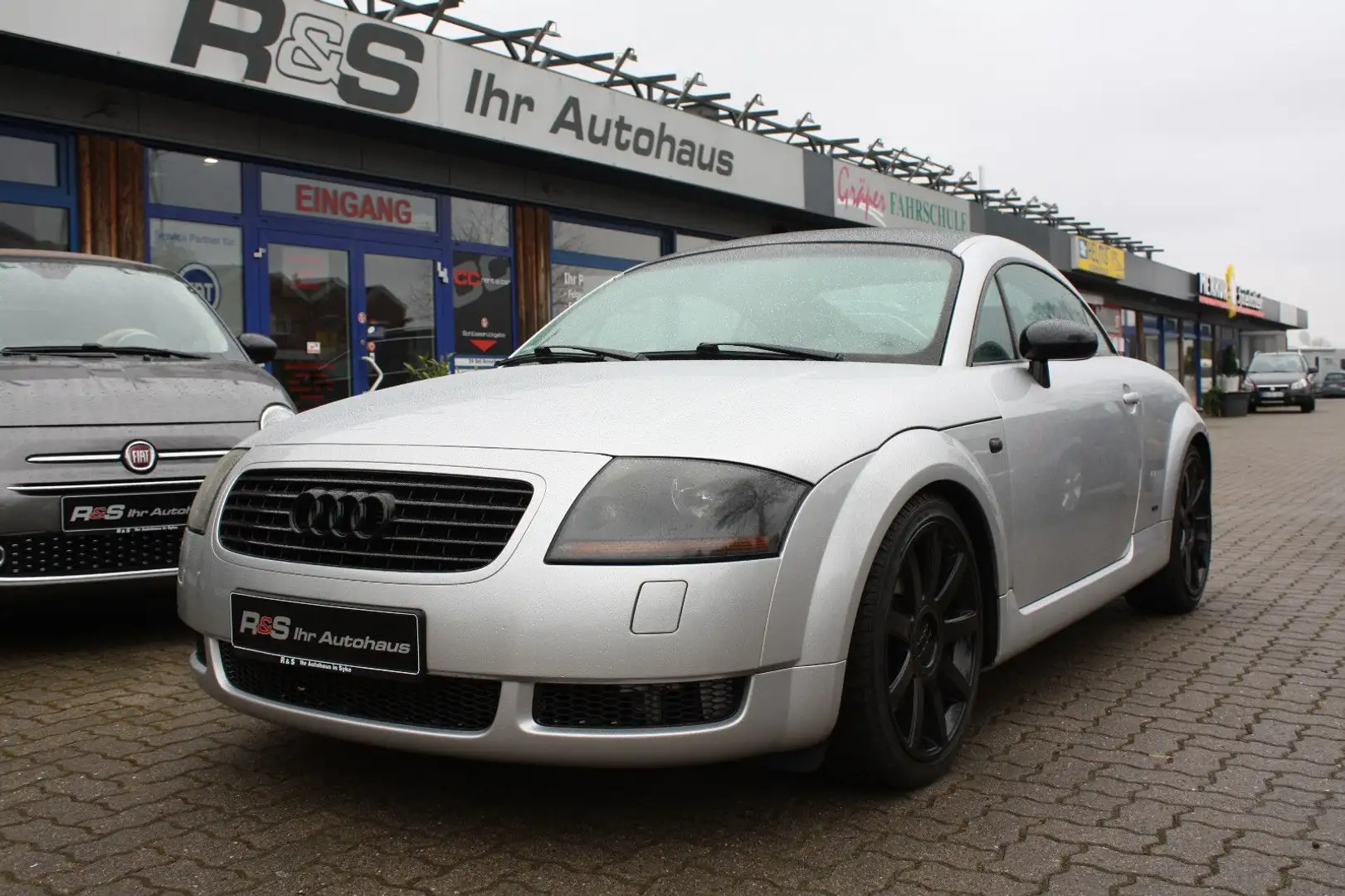 Audi TT Coupe/Roadster 1.8 T Coupe Silber - 1