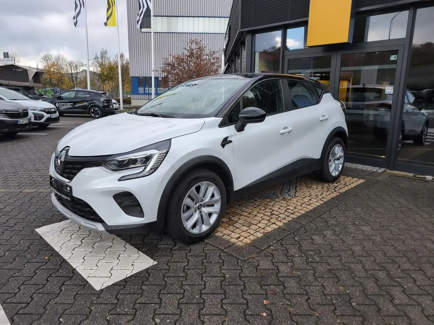 Renault Captur 1.3 TCE 140 ZEN KLIMA PDC Navi Schwarz - 2