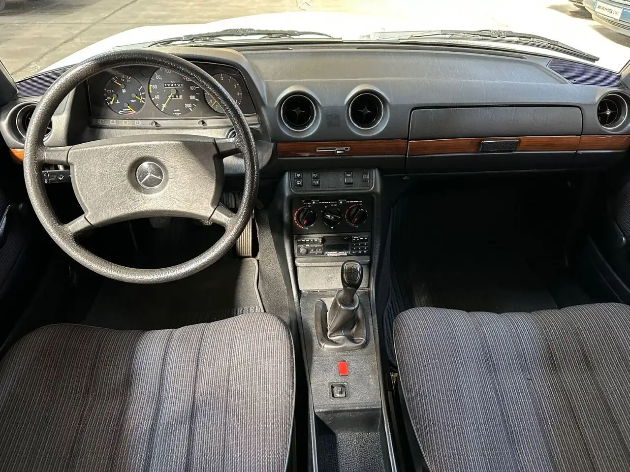 Mercedes-Benz 200 T S123 W Erstlack Ungeschweißt BRD Scheckheft, foto 11