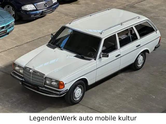 Mercedes-Benz 200 T S123 W Erstlack Ungeschweißt BRD Scheckheft