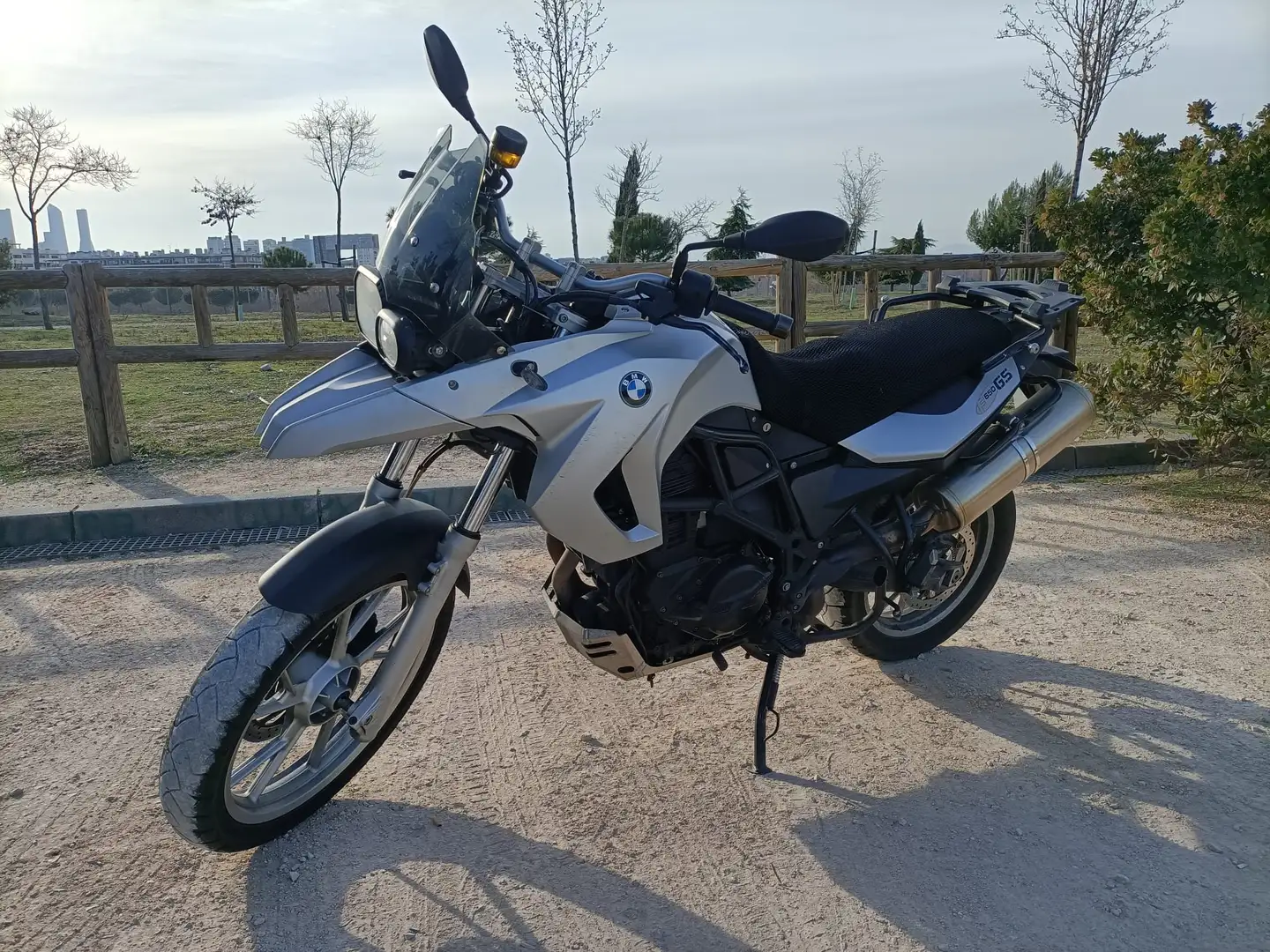 BMW F 650 GS Twin Plateado - 1
