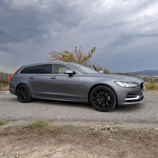 Volvo v90 D3 Momentum 2018, foto 2