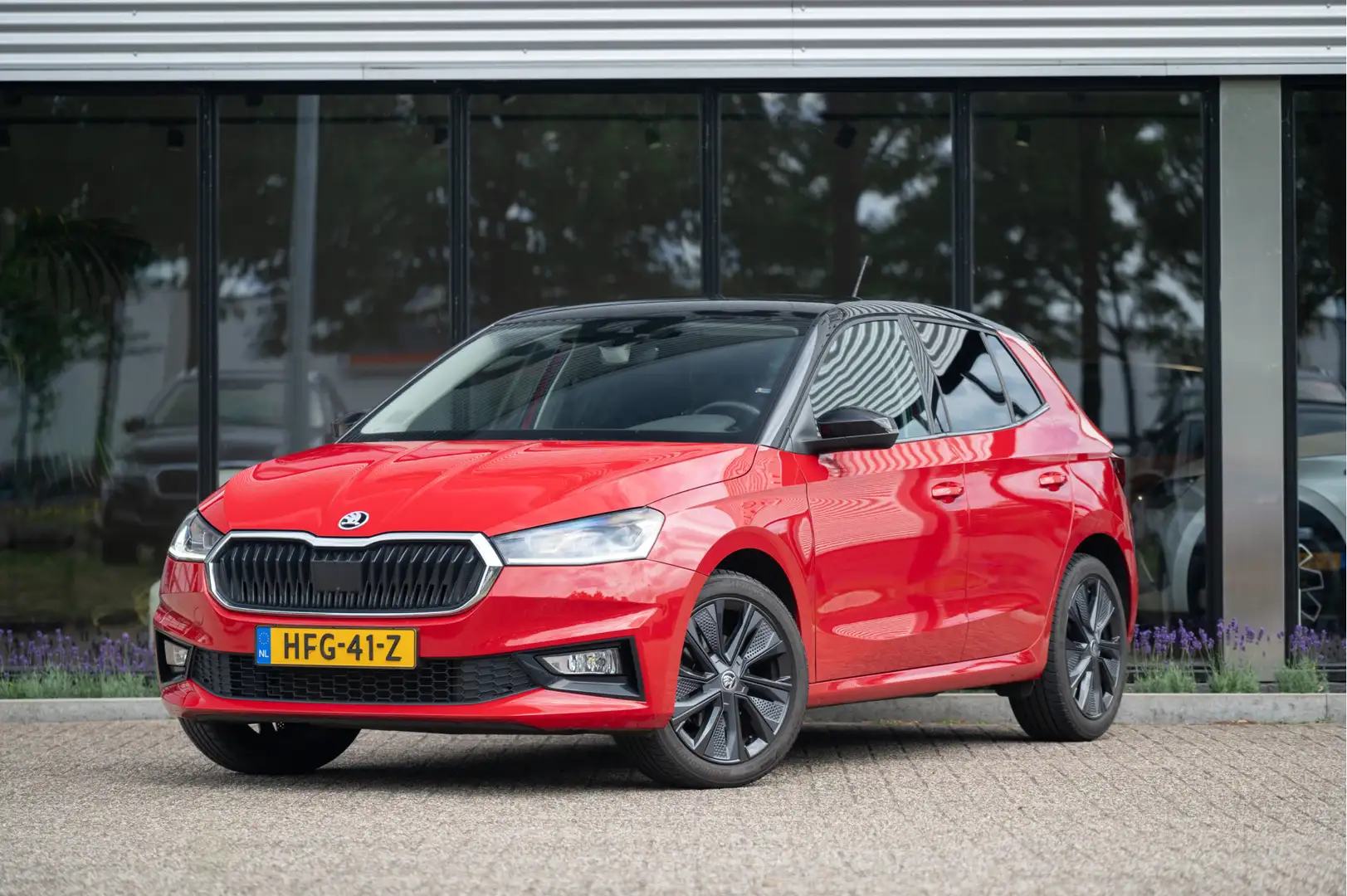 Skoda Fabia 1.0 TSI 110pk DSG Style | Color Concept | Apple Ca Rood - 1
