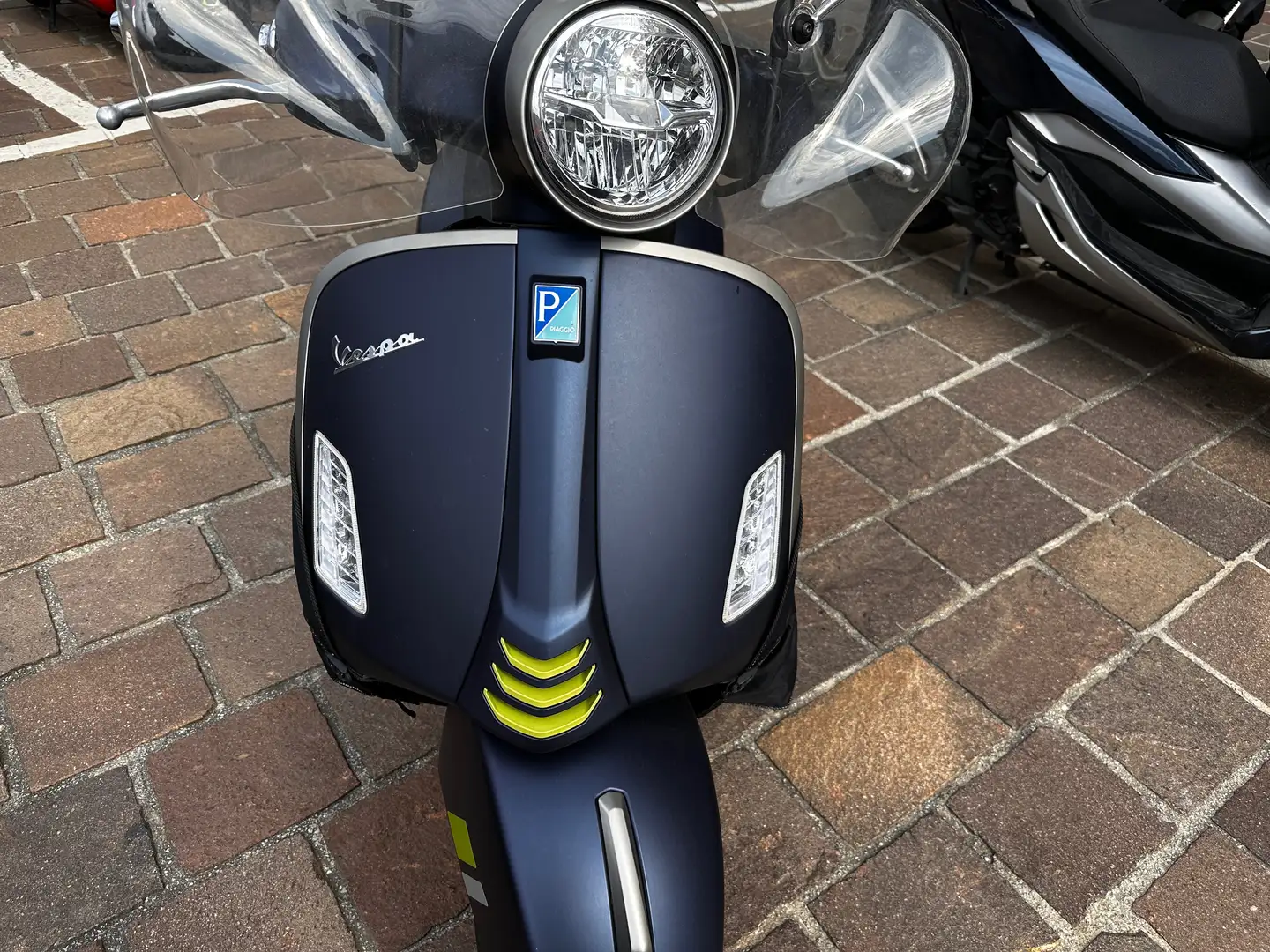 Piaggio GTS 300 SuperTech Bleu - 2