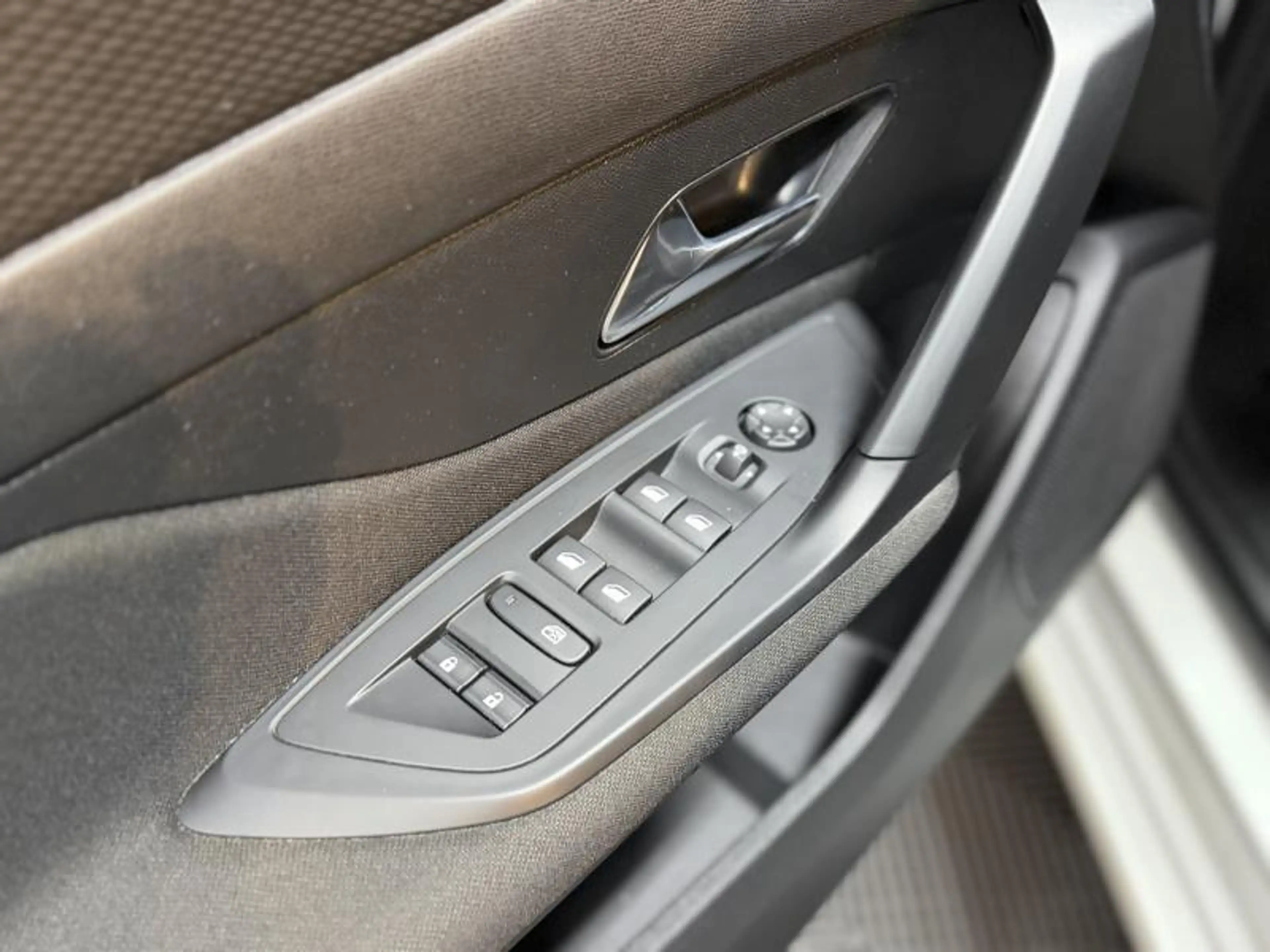 Peugeot 308 1.5 HDi 130cv BAuto *CARPLAY*NAVI*CLIM*CRUISE*LIM* — photo 11