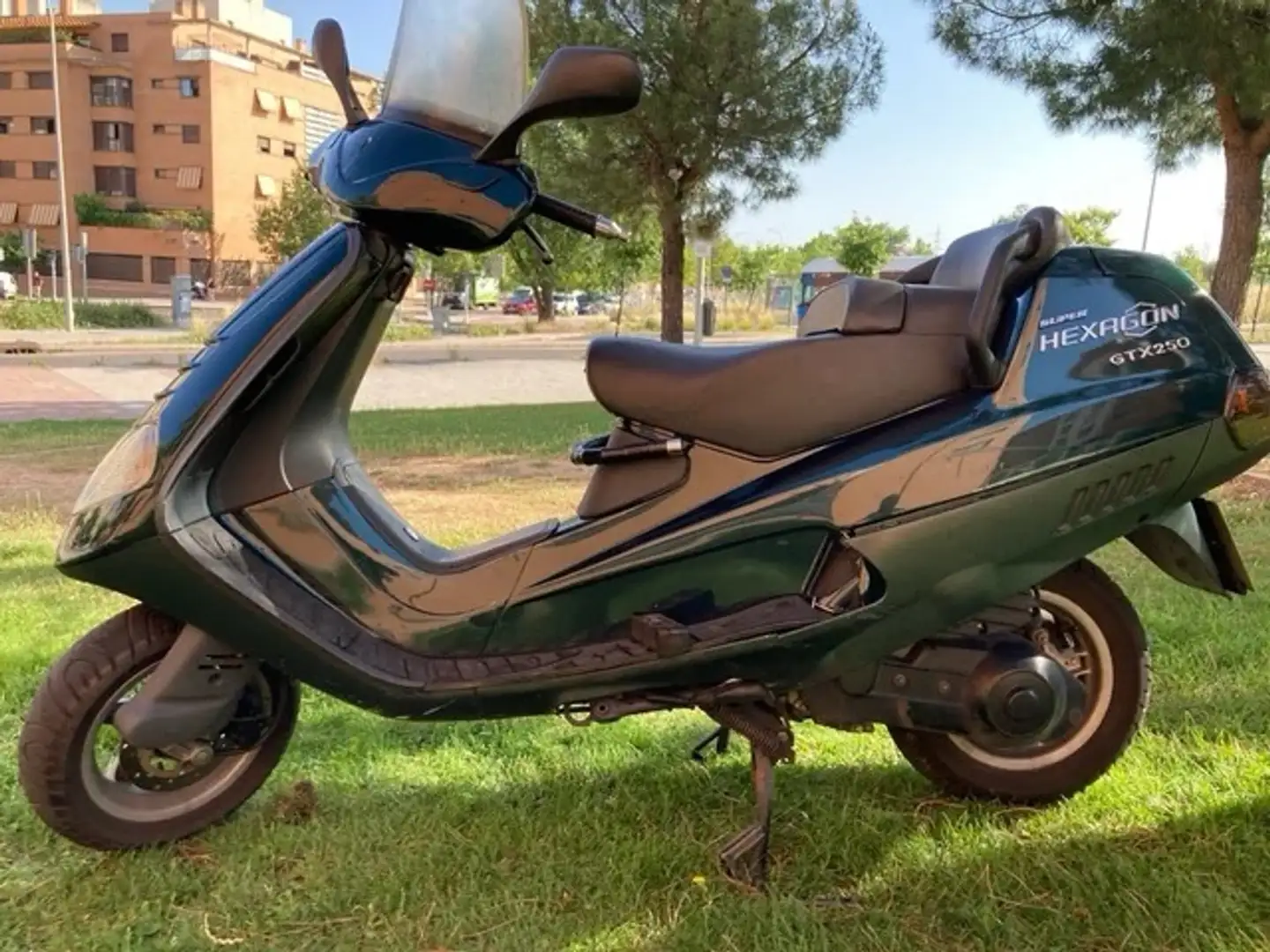 Piaggio Hexagon 250 Verde - 1
