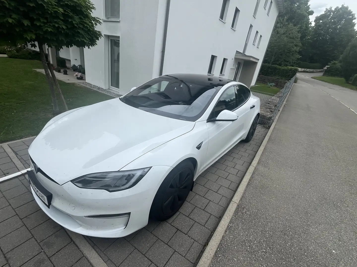 Tesla Model S Plaid - 1