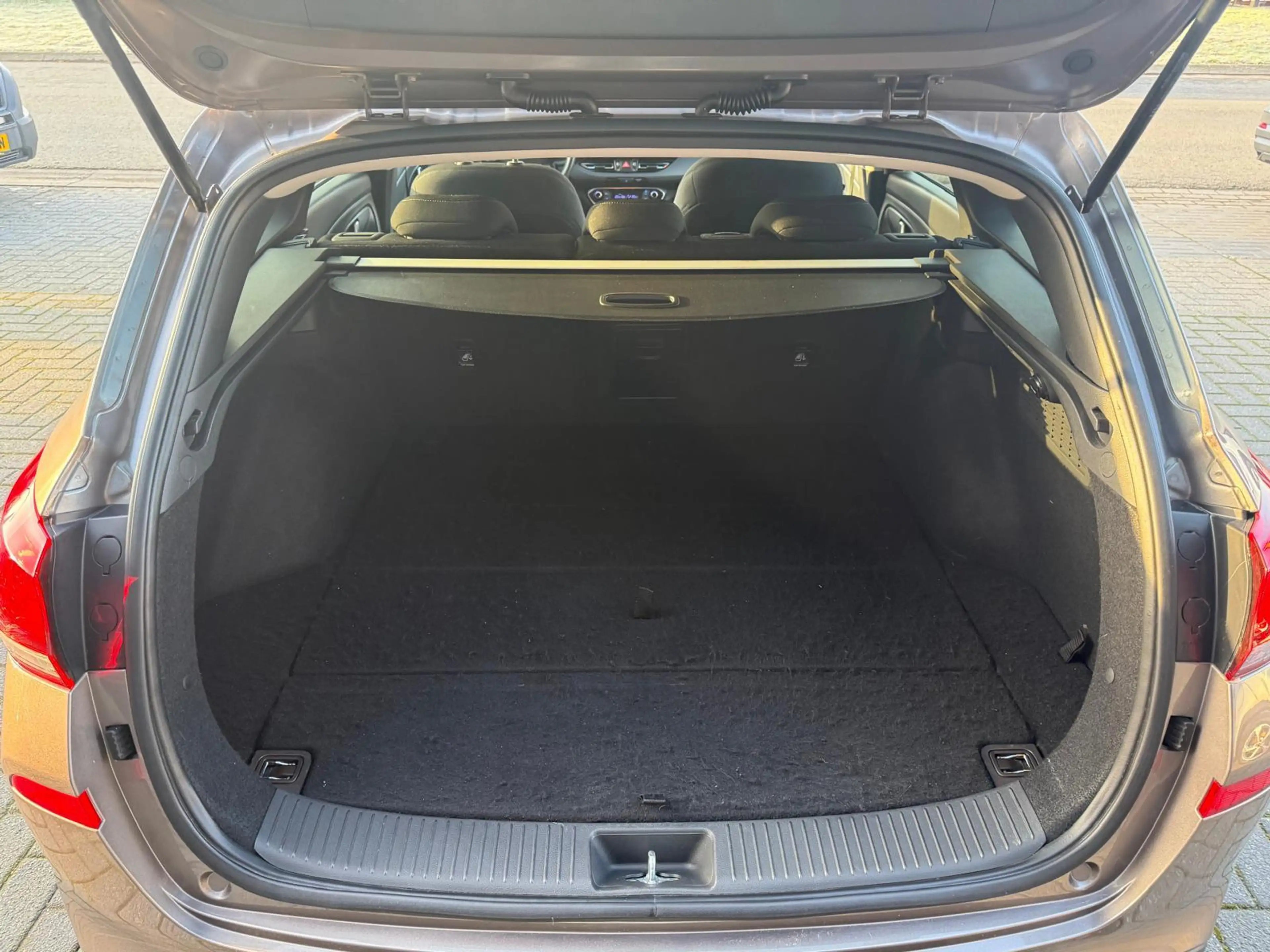 Hyundai i30 Wagon 1.5 T-GDi MHEV Premium | 1E EIGENAAR | 3/6/1 — photo 12