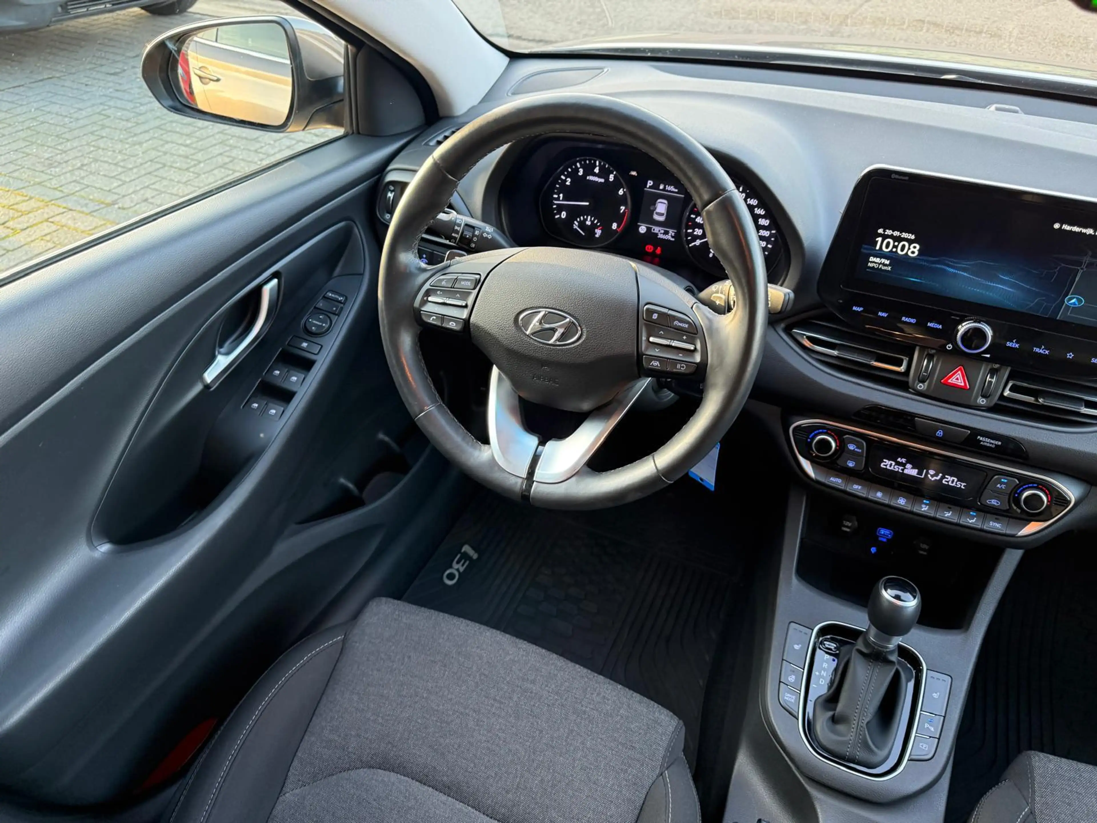 Hyundai i30 Wagon 1.5 T-GDi MHEV Premium | 1E EIGENAAR | 3/6/1 — photo 23