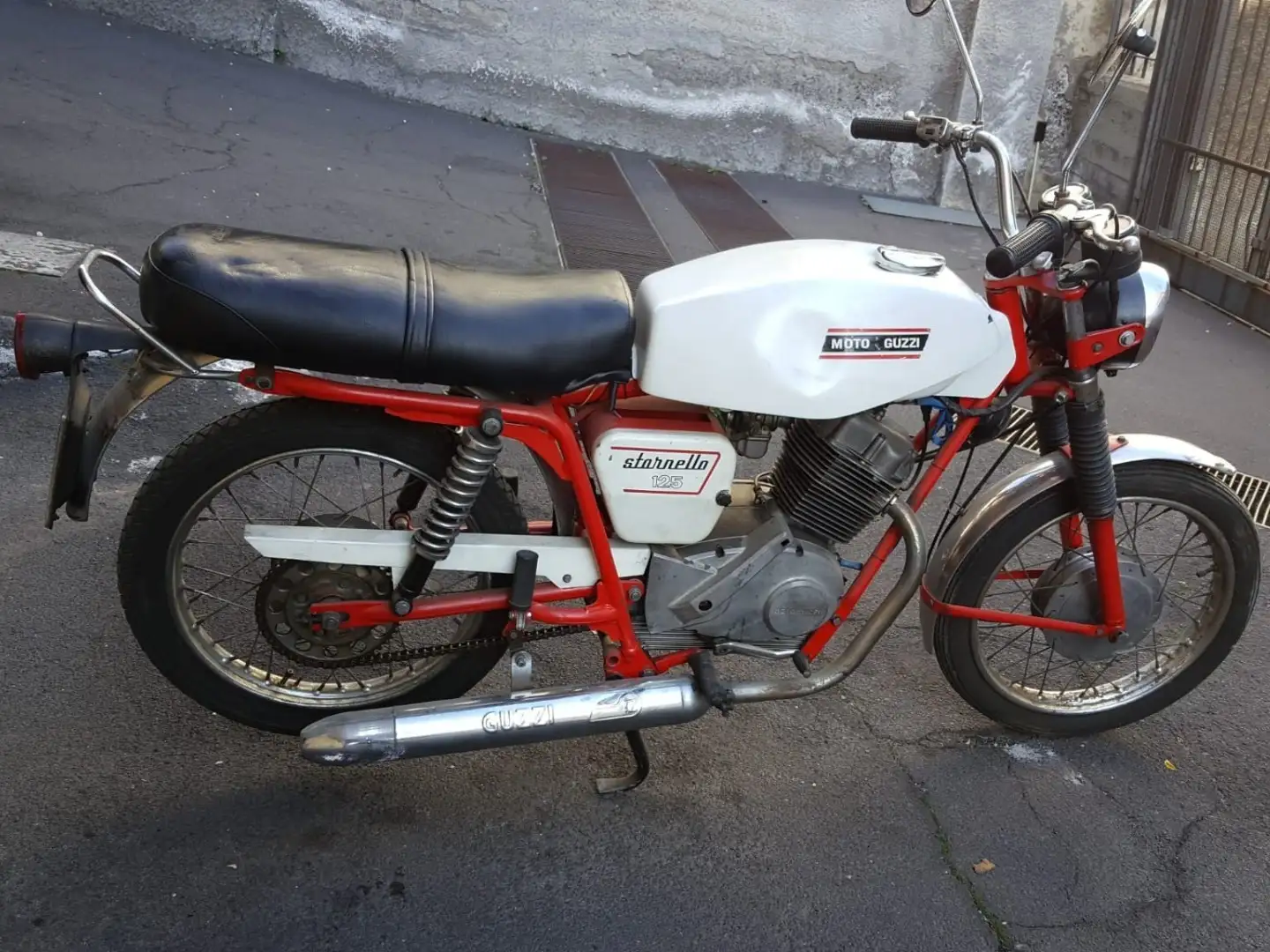 Moto Guzzi Stornello Rouge - 1