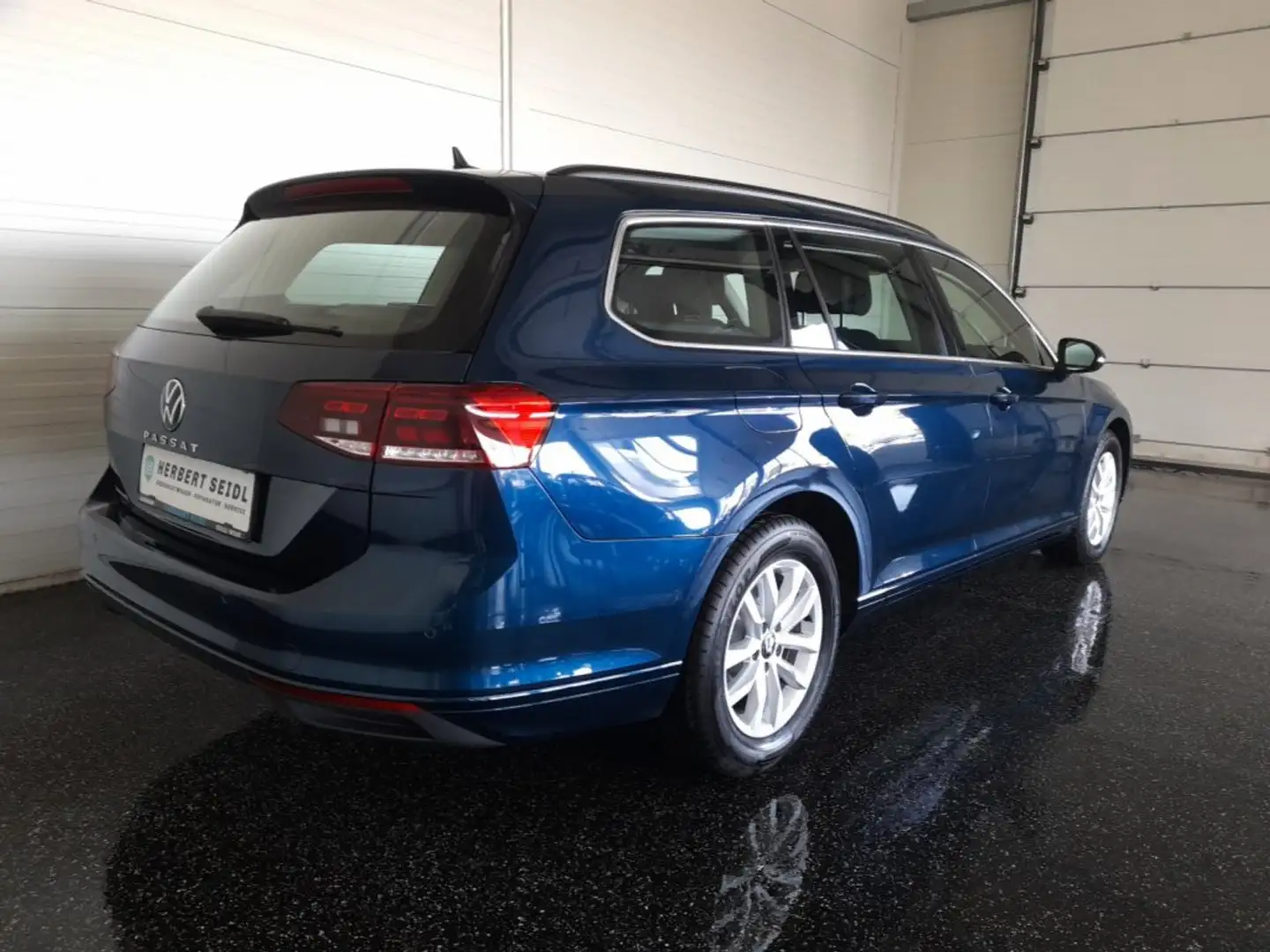 Volkswagen Passat Variant BUSINESS 2,0 TDI DSG *LED / NAVI / AHV & KAMERA / ACC / SPORT MASSAGESITZ / VERKEHRSZEICHENASSIST* Blau - 2