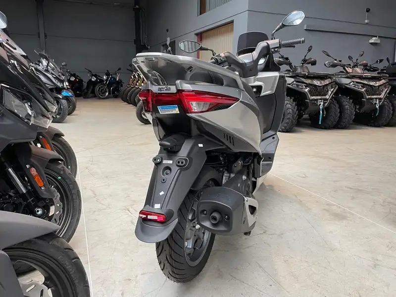 Aprilia SXR 50 - foto 4