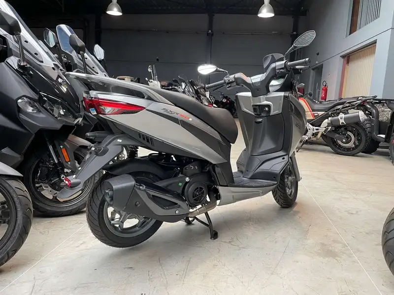 Aprilia SXR 50 - foto 3