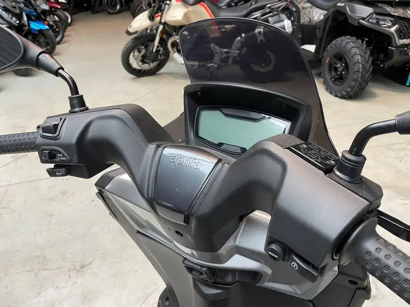 Aprilia SXR 50 - foto 6