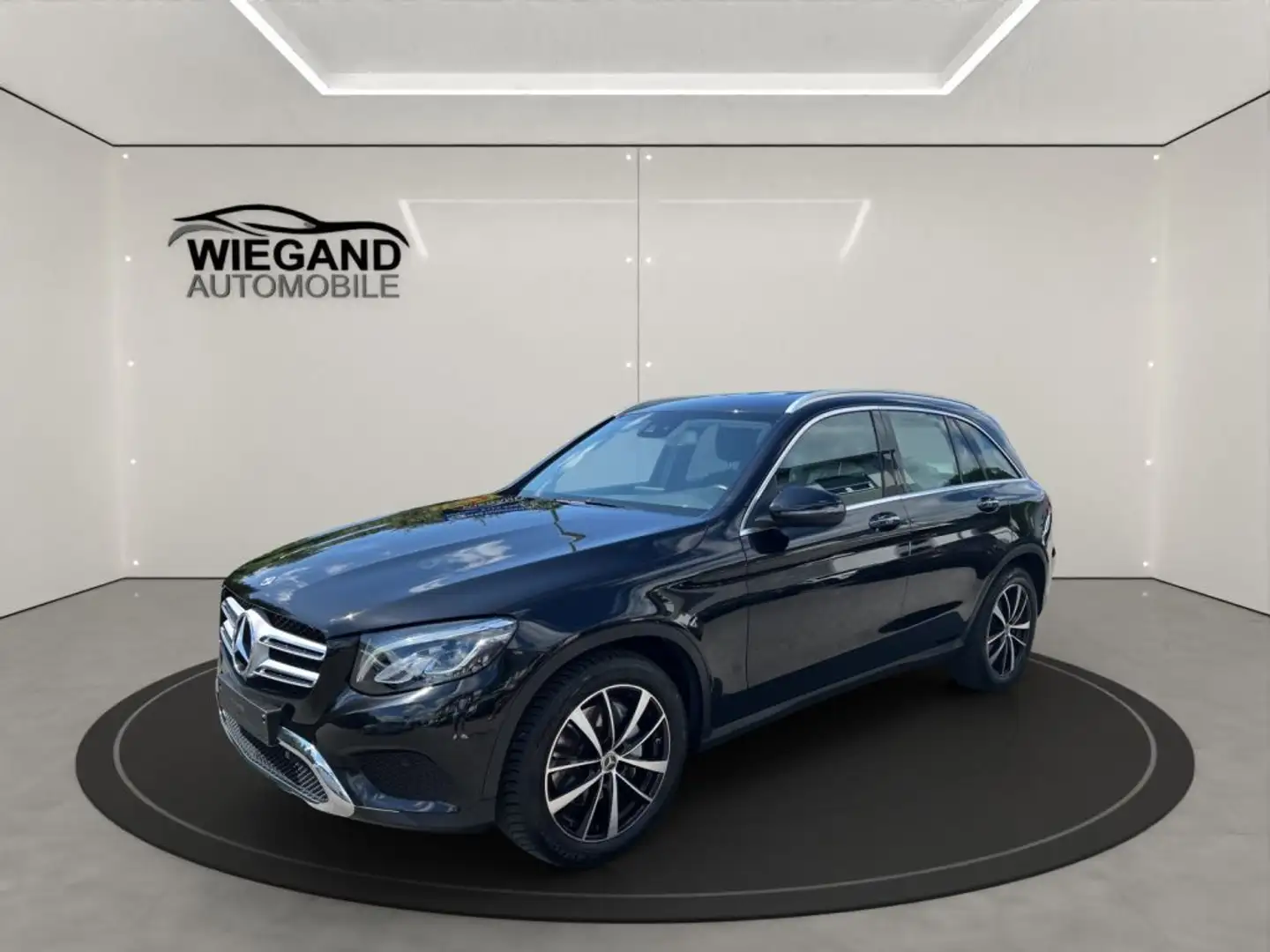 Mercedes-Benz GLC 220 d 4Matic 9G-TRONIC+LED+EXCLUSIVE+PARK P. Schwarz - 1
