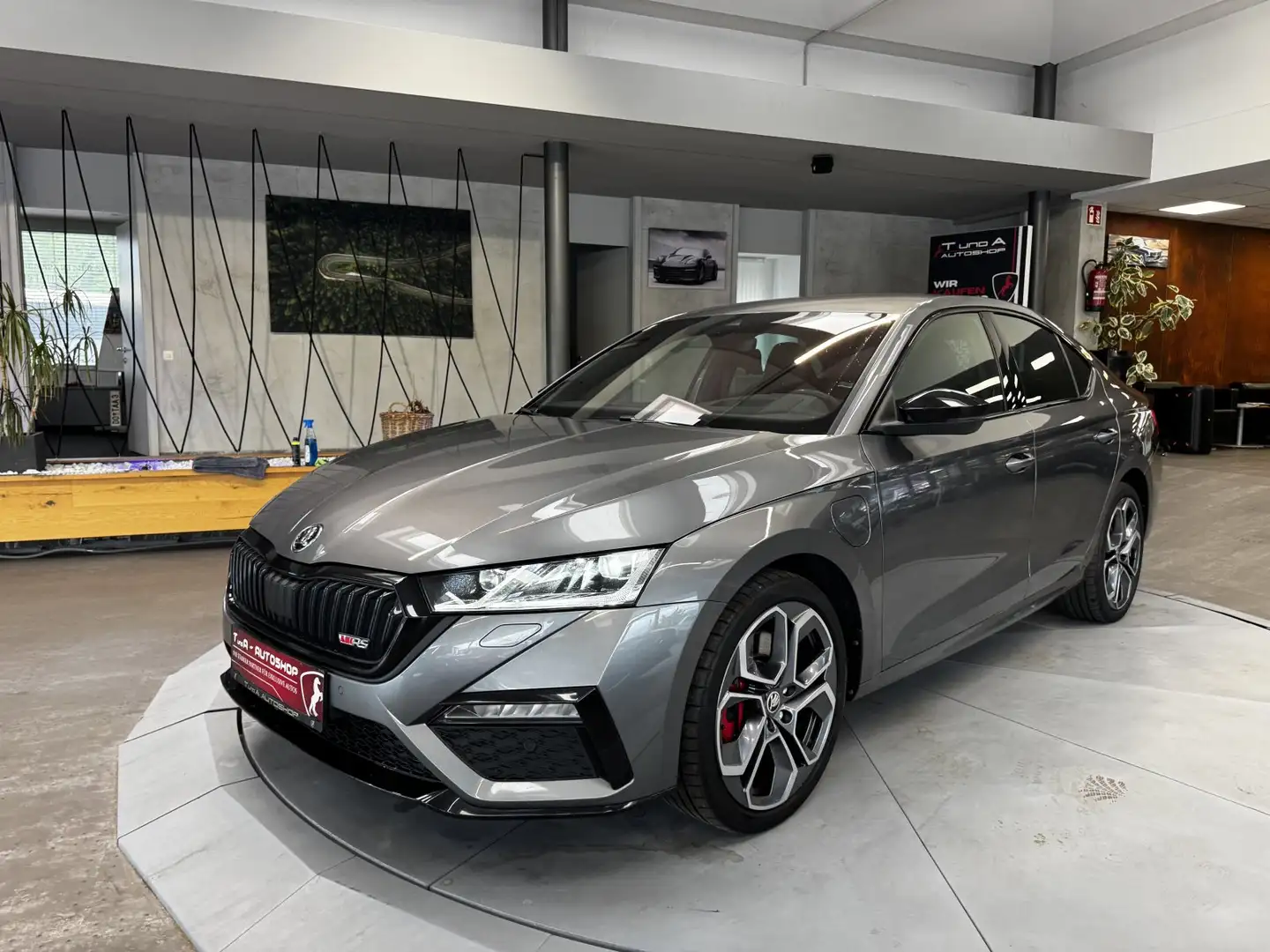 Skoda Octavia RS IV 245 1-Hand DSG *AHK*Head-up*Lenkradheizung* Grau - 1