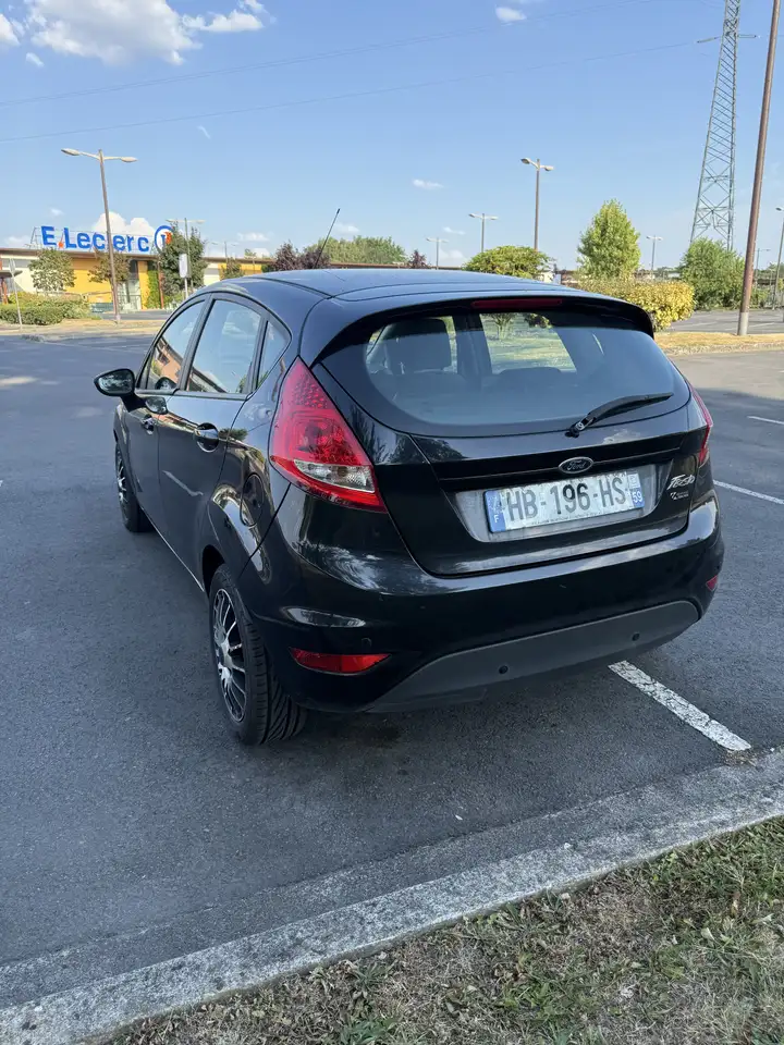 Ford Fiesta 5 portes — photo 3