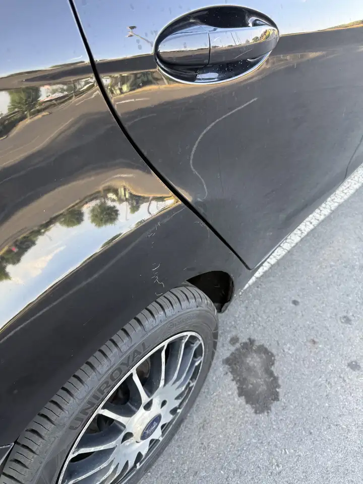 Ford Fiesta 5 portes — photo 12