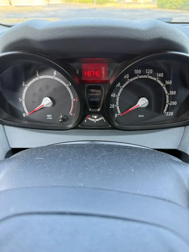 Ford Fiesta 5 portes — photo 7