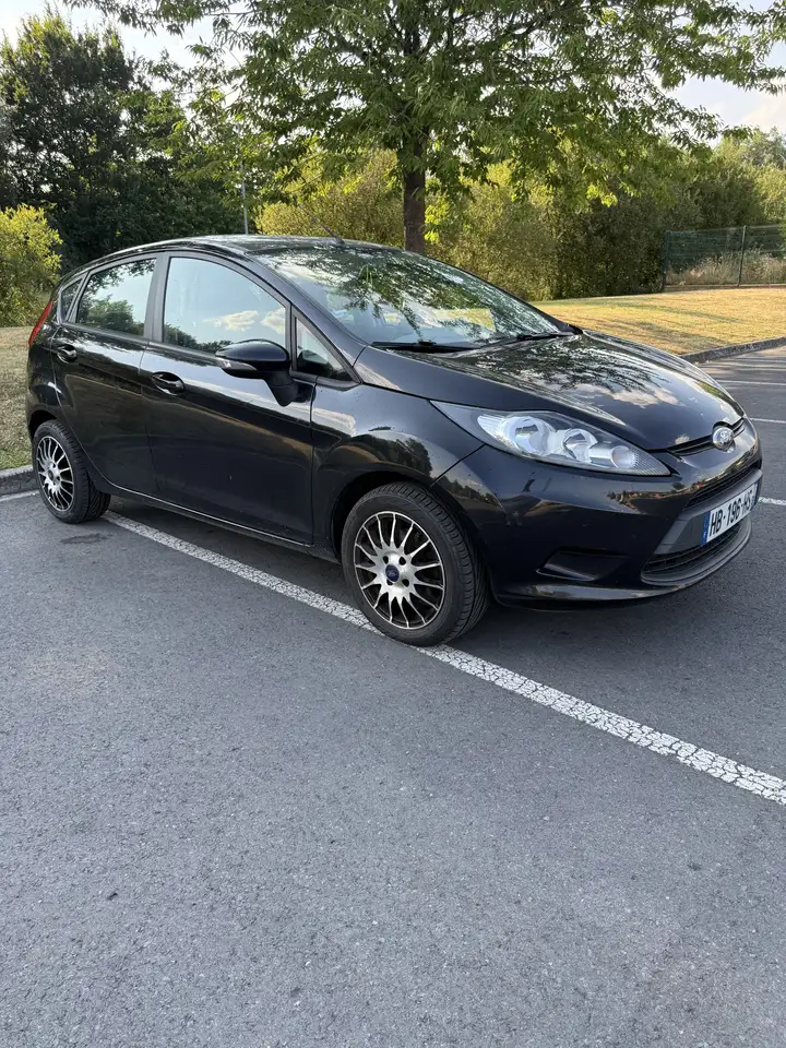 Ford Fiesta 5 portes — photo 4