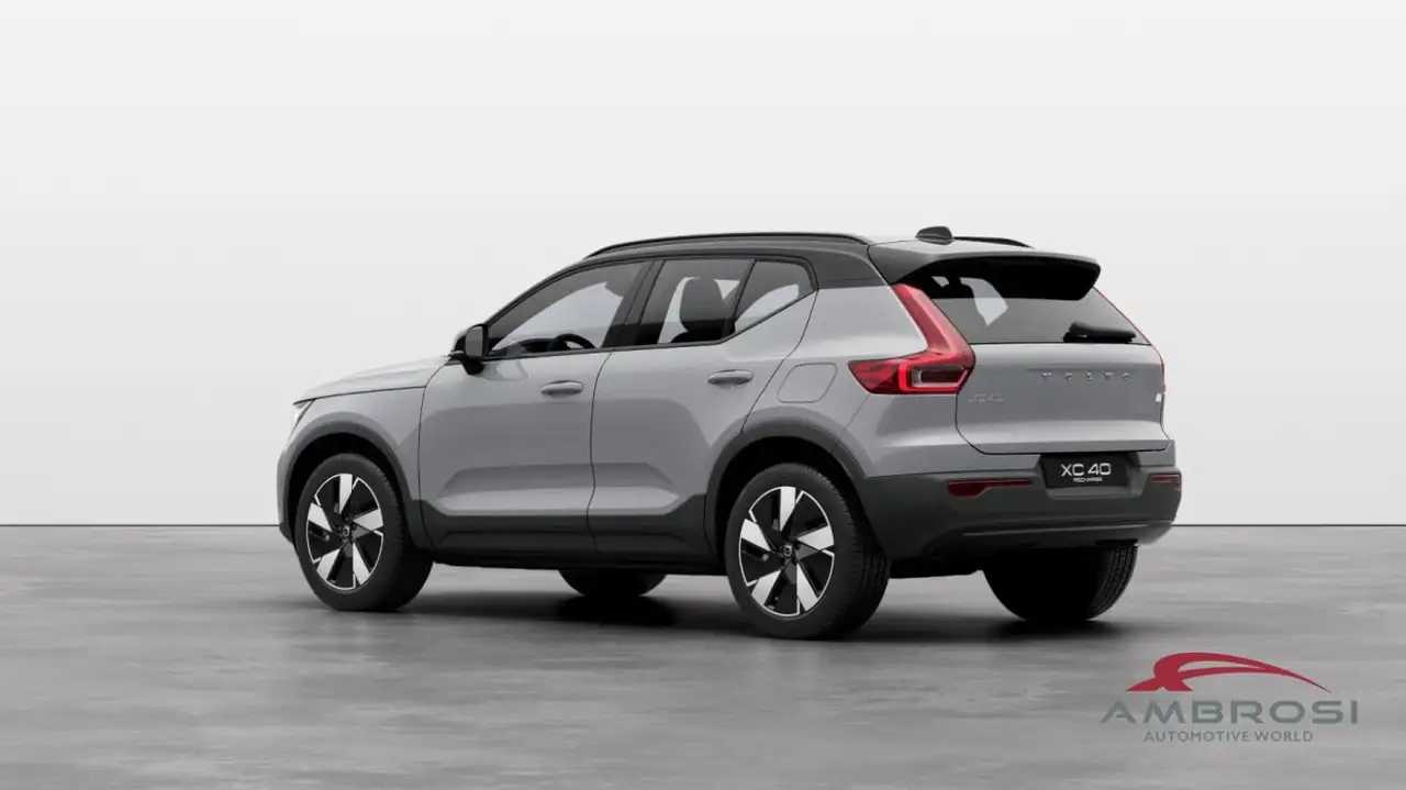 Volvo XC40 2026