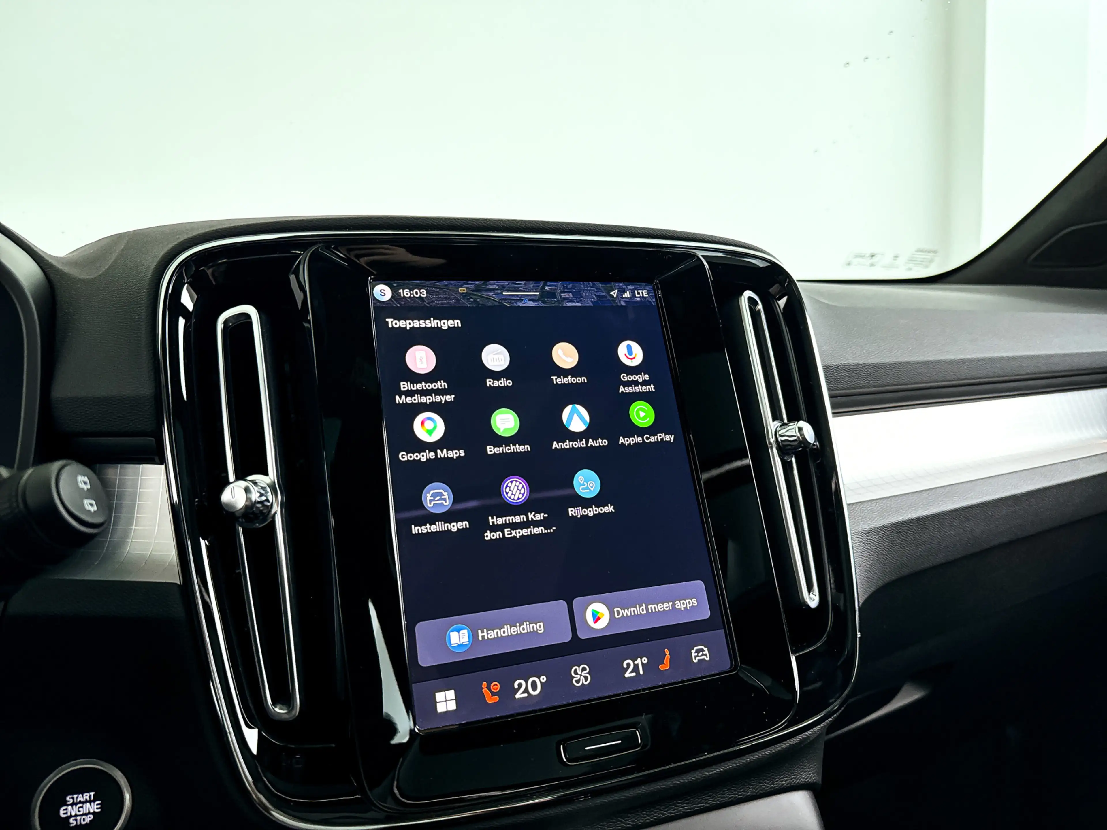 Volvo XC40 B4 Plus Dark | Panoramadak | 360° camera | Harman — photo 24