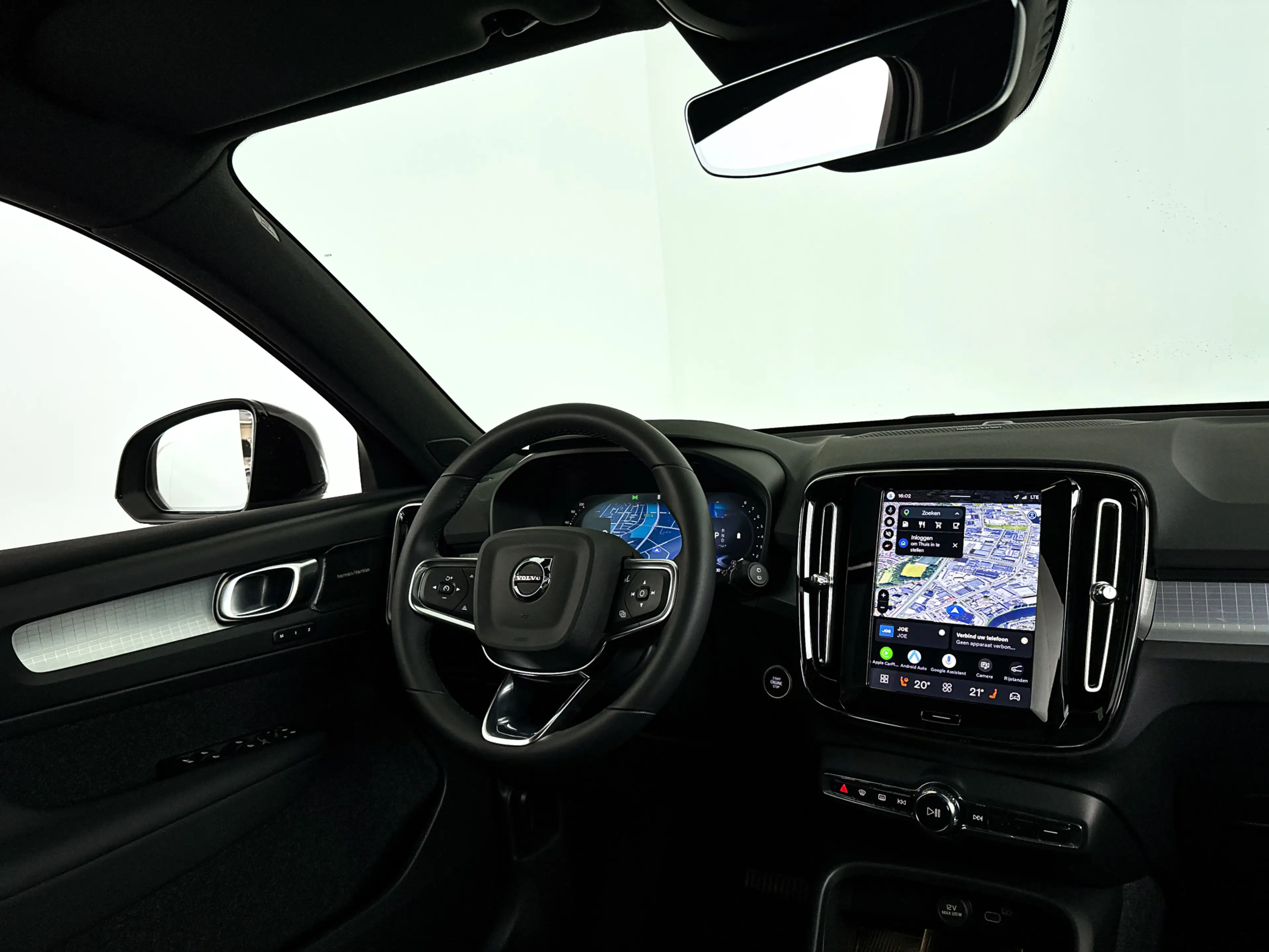 Volvo XC40 B4 Plus Dark | Panoramadak | 360° camera | Harman — photo 3