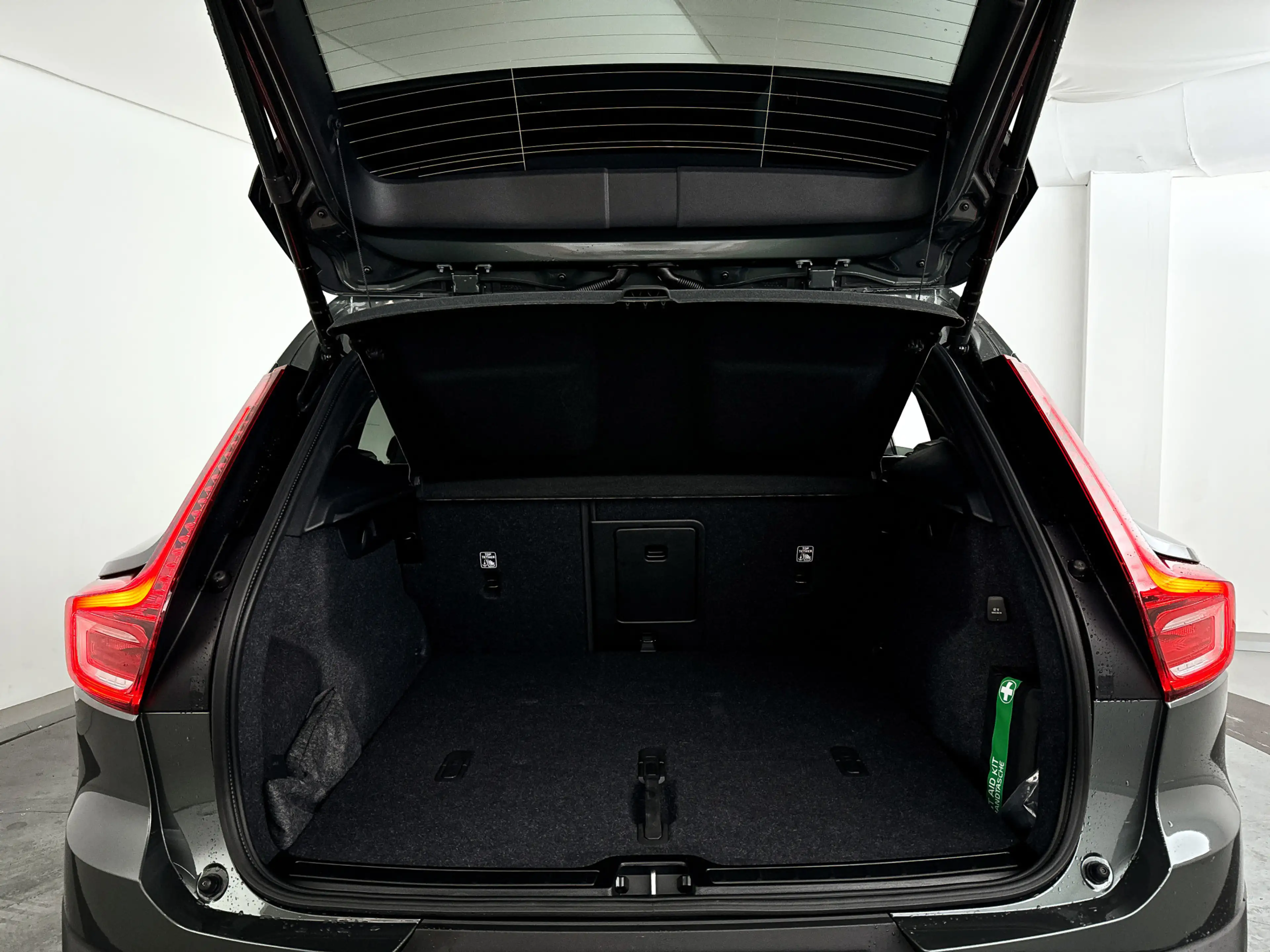 Volvo XC40 B4 Plus Dark | Panoramadak | 360° camera | Harman — photo 14
