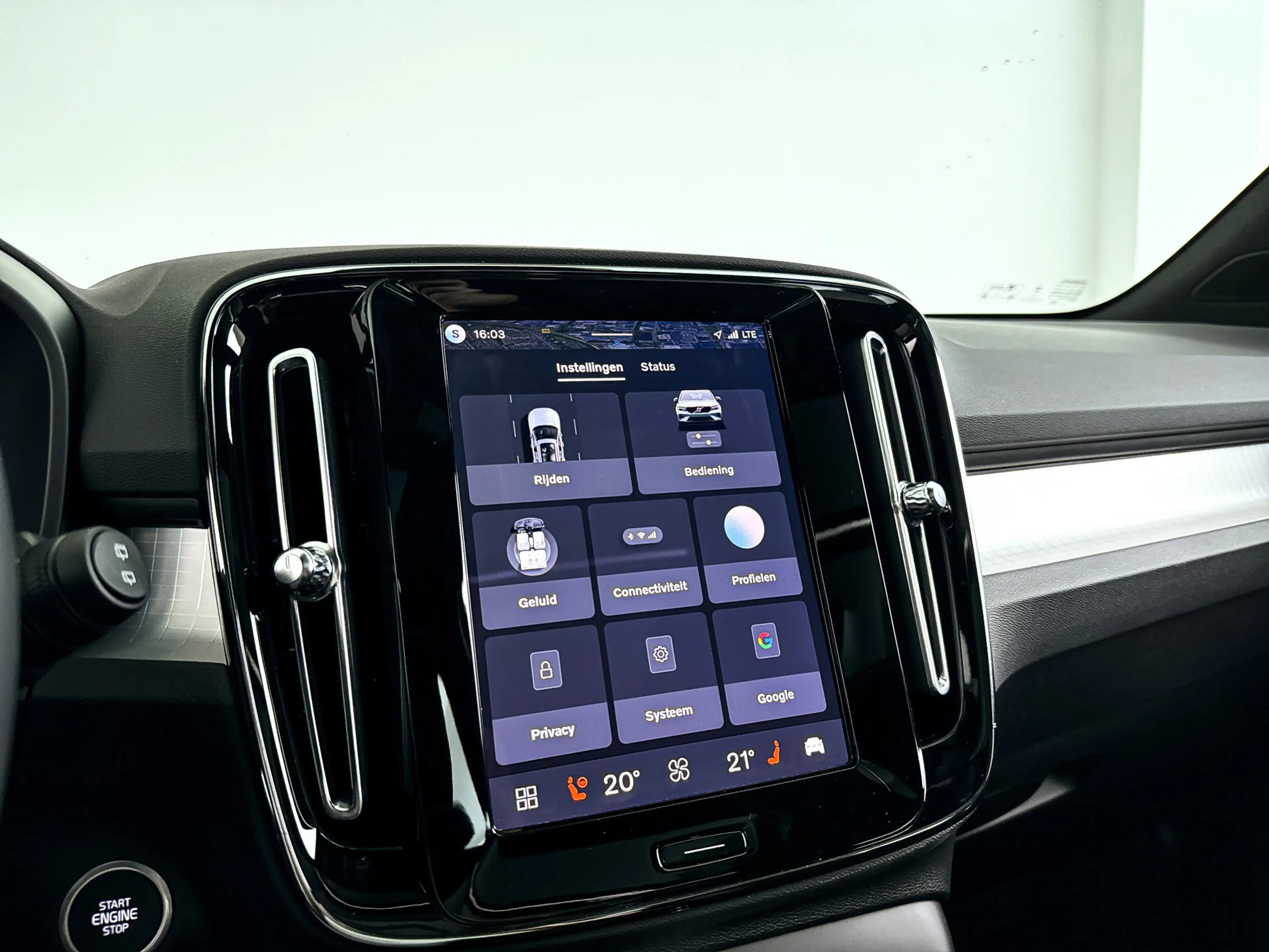 Volvo XC40 B4 Plus Dark | Panoramadak | 360° camera | Harman — photo 26
