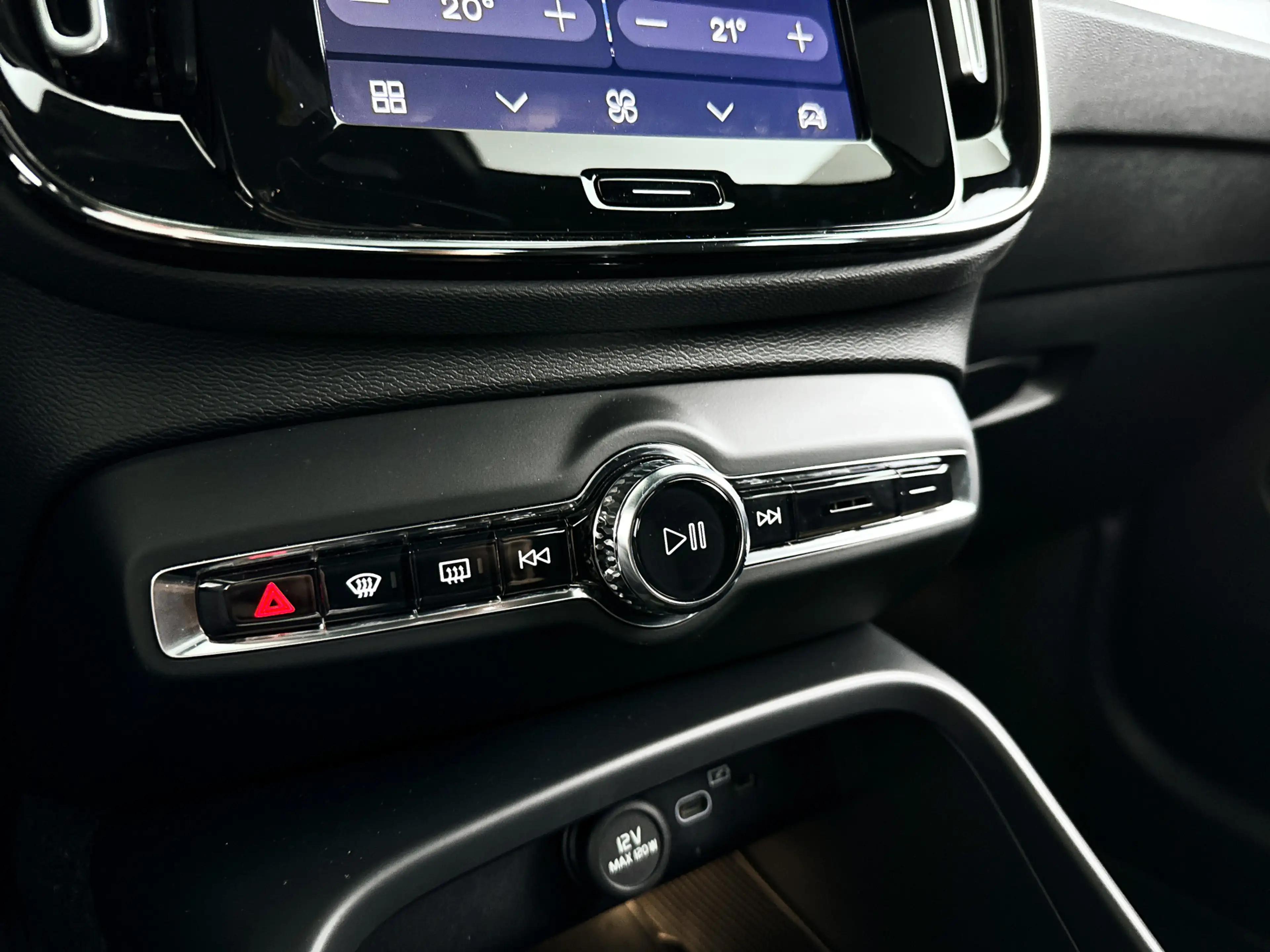 Volvo XC40 B4 Plus Dark | Panoramadak | 360° camera | Harman — photo 28
