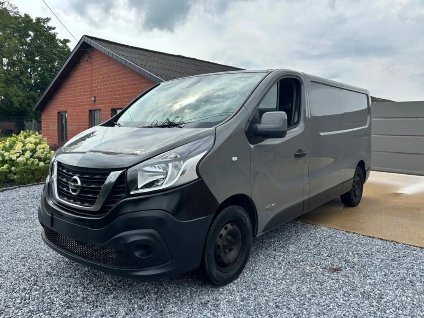 Nissan NV300 1.6 dCi Euro6 Airco Camera Navi Šedá - 1