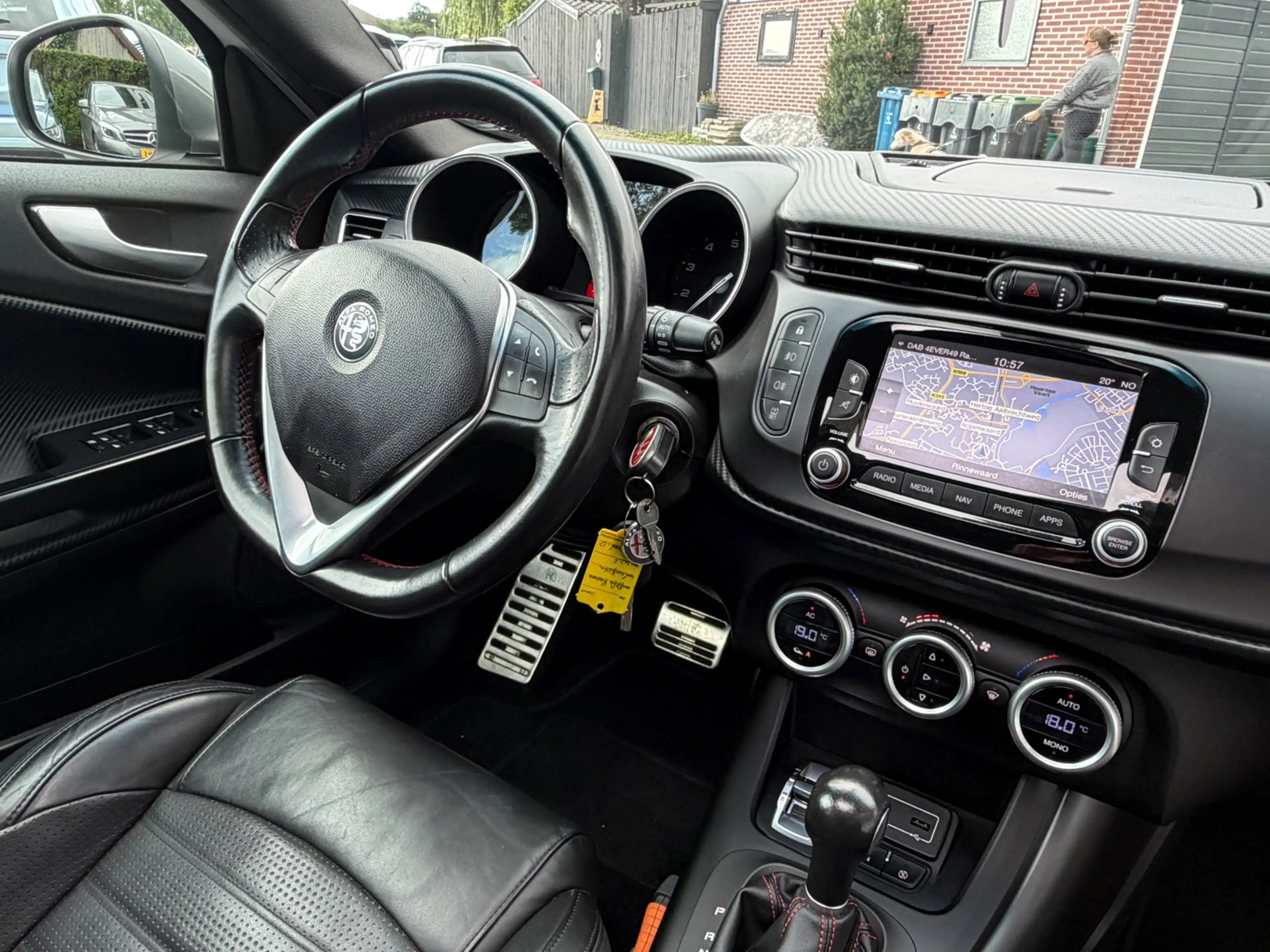 Alfa Romeo Giulietta 1.4 Turbo MultiAir Super Aut. Panorama Leer Xenon — photo 11