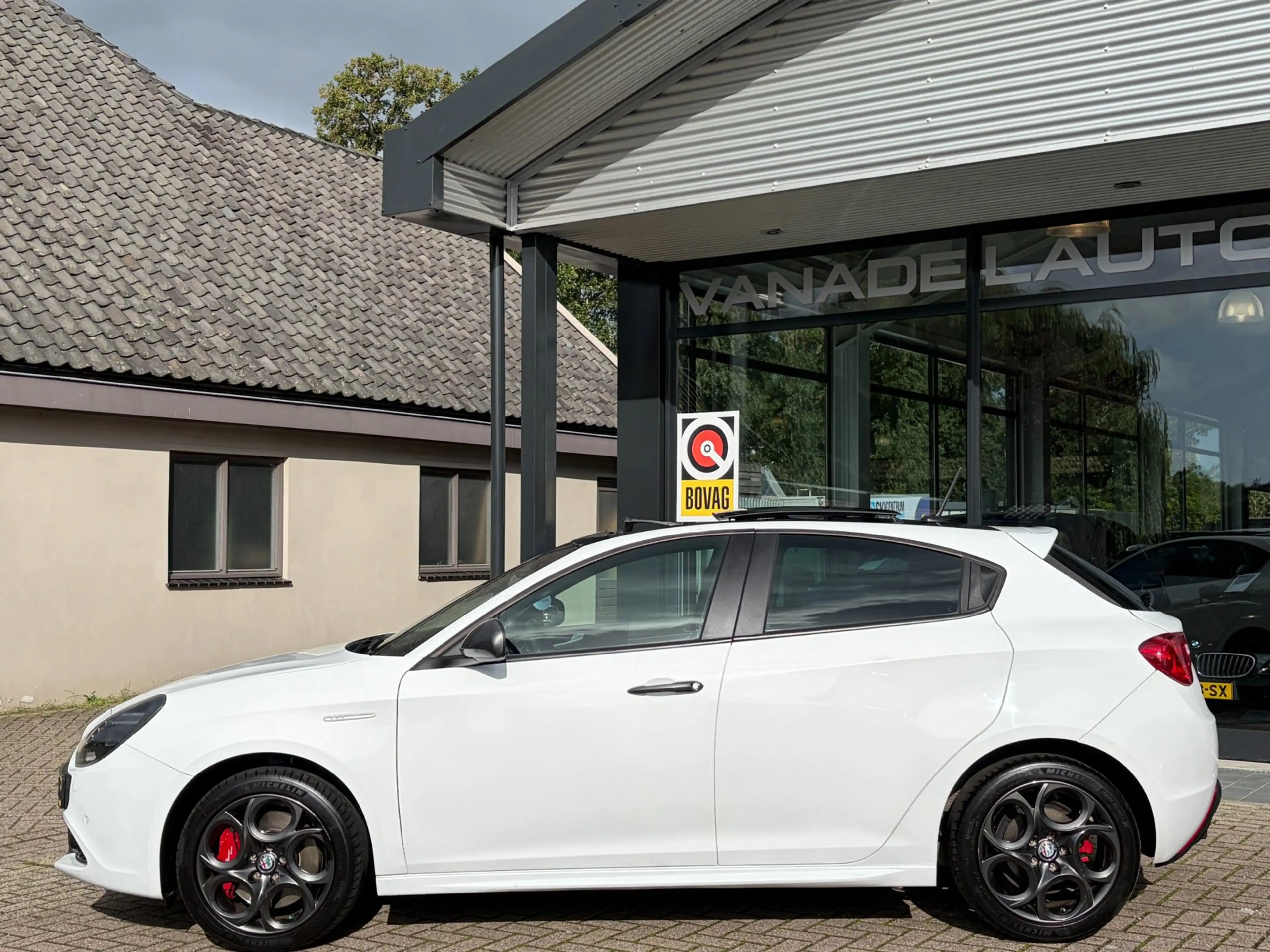 Alfa Romeo Giulietta 1.4 Turbo MultiAir Super Aut. Panorama Leer Xenon — photo 2