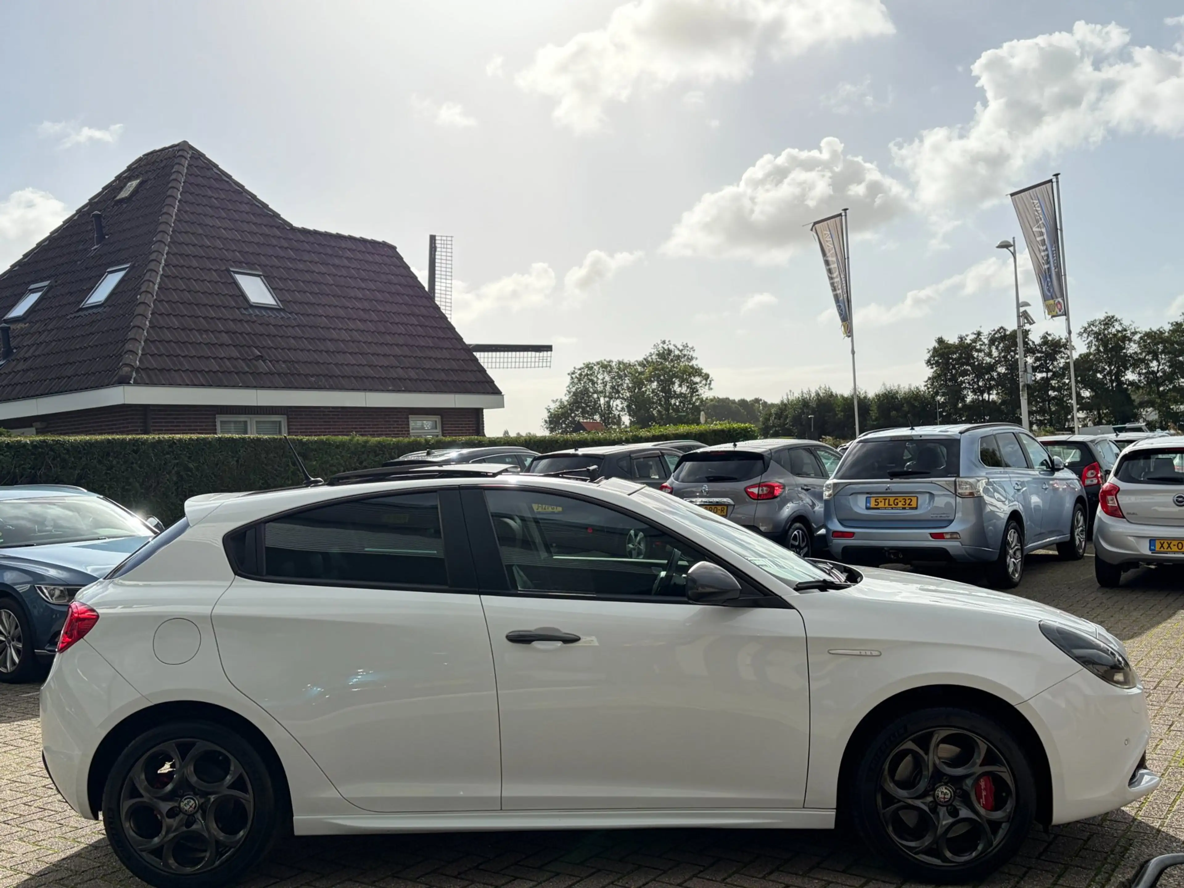 Alfa Romeo Giulietta 1.4 Turbo MultiAir Super Aut. Panorama Leer Xenon — photo 5