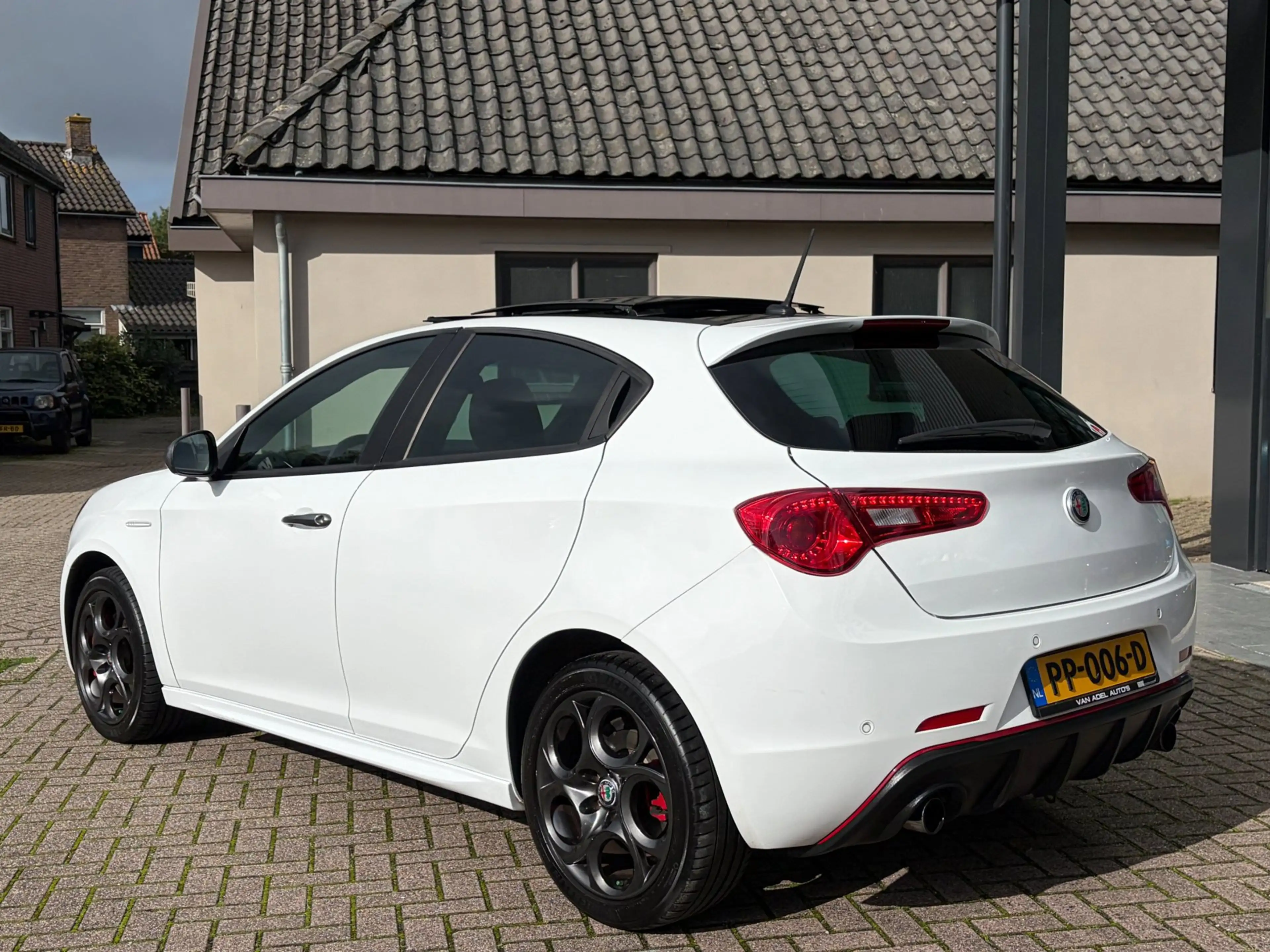 Alfa Romeo Giulietta 1.4 Turbo MultiAir Super Aut. Panorama Leer Xenon — photo 3