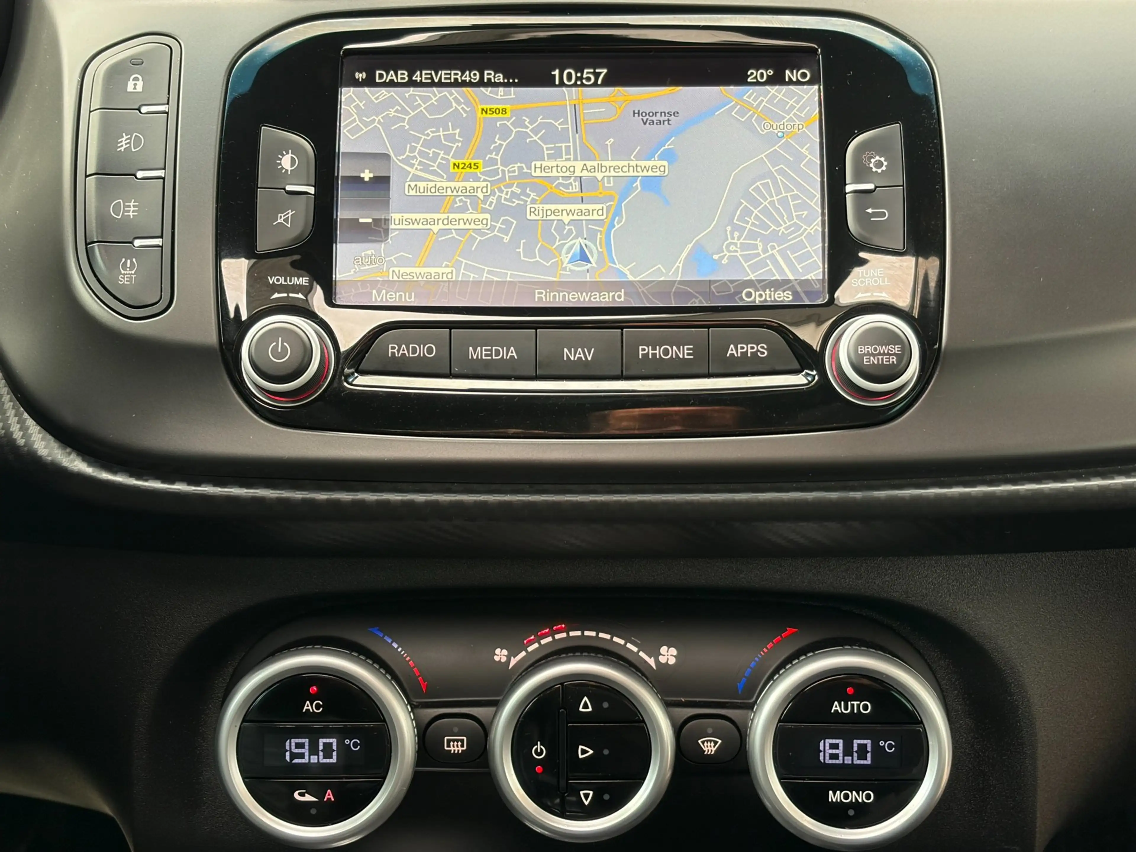 Alfa Romeo Giulietta 1.4 Turbo MultiAir Super Aut. Panorama Leer Xenon — photo 13