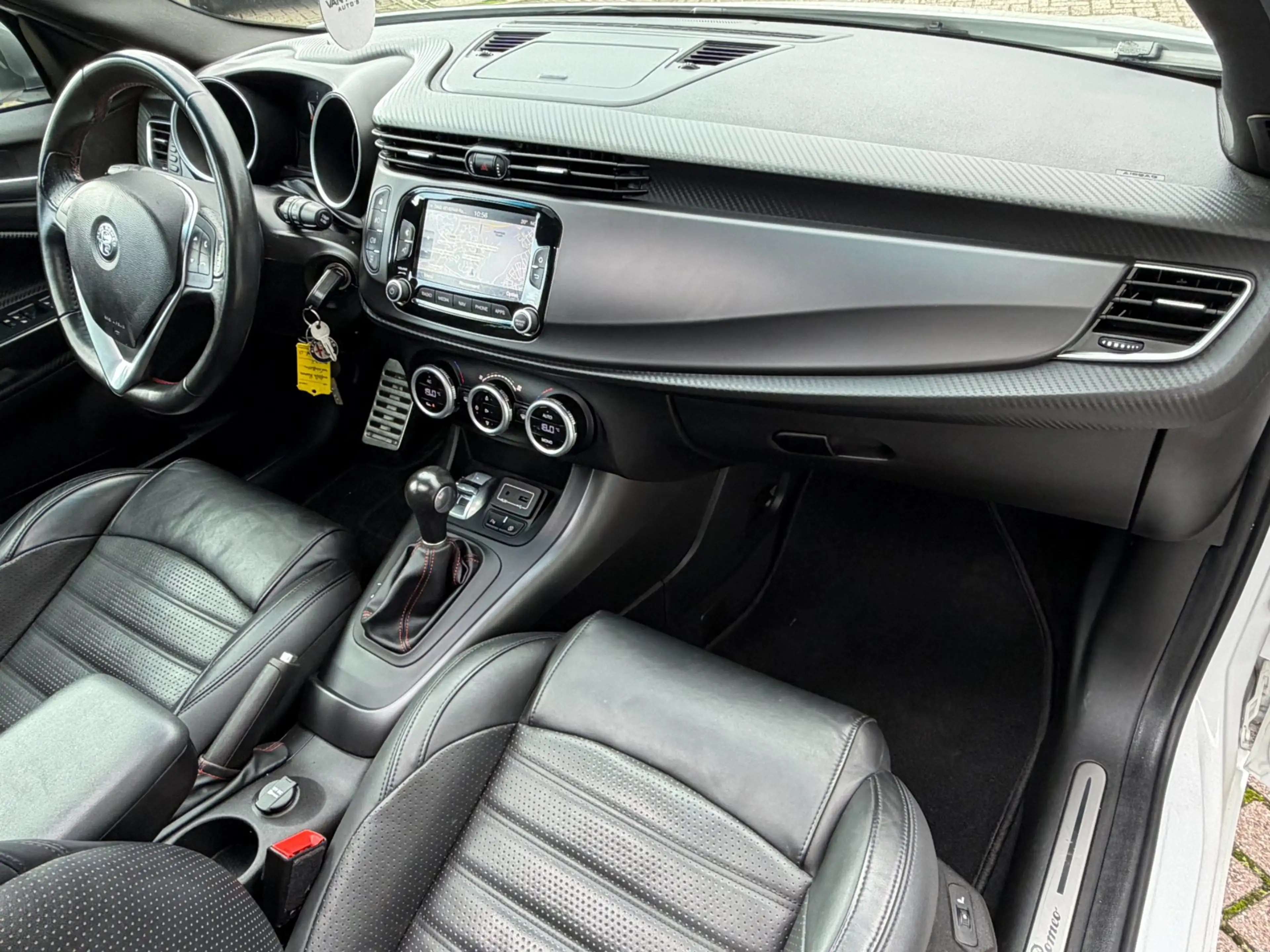Alfa Romeo Giulietta 1.4 Turbo MultiAir Super Aut. Panorama Leer Xenon — photo 10