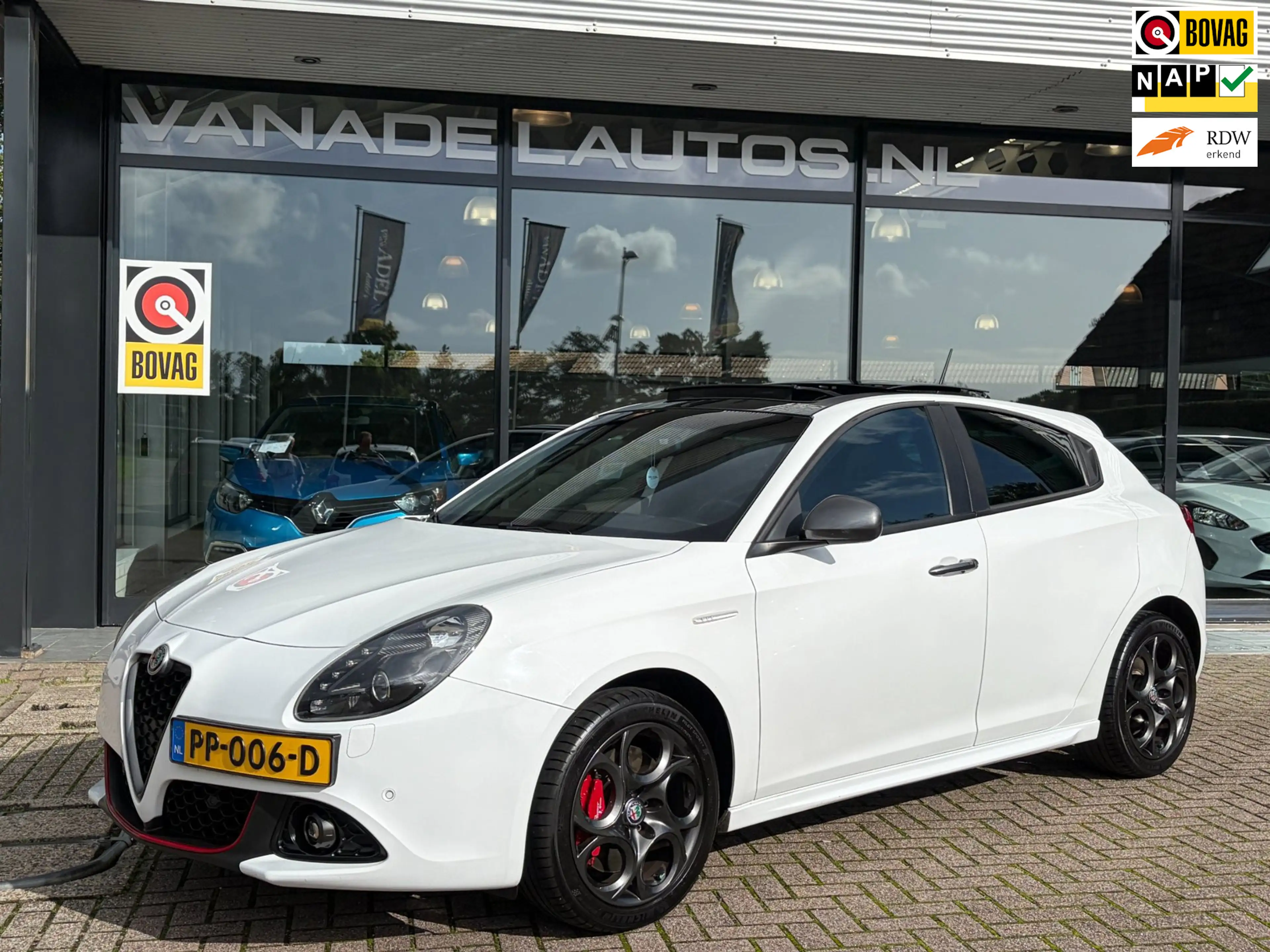 Alfa Romeo Giulietta 1.4 Turbo MultiAir Super Aut. Panorama Leer Xenon
