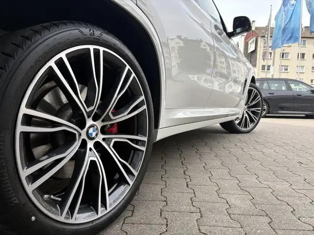 BMW X3 view 4