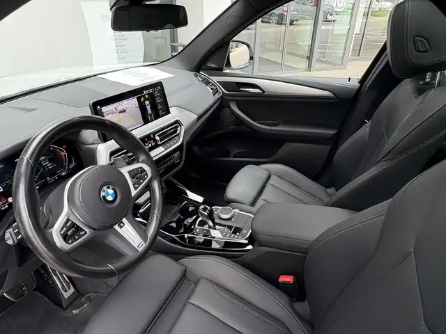 BMW X3 view 5