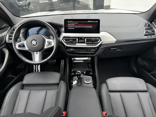 BMW X3 view 10