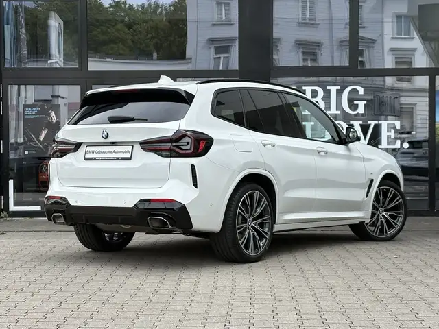 BMW X3 view 2