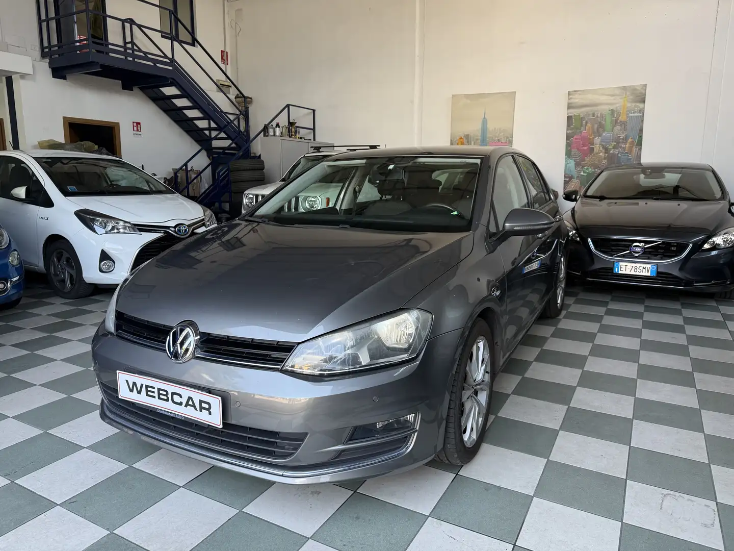 Volkswagen Golf 5p 1.6 tdi (btdi) Comfortline 110cv Gris - 1