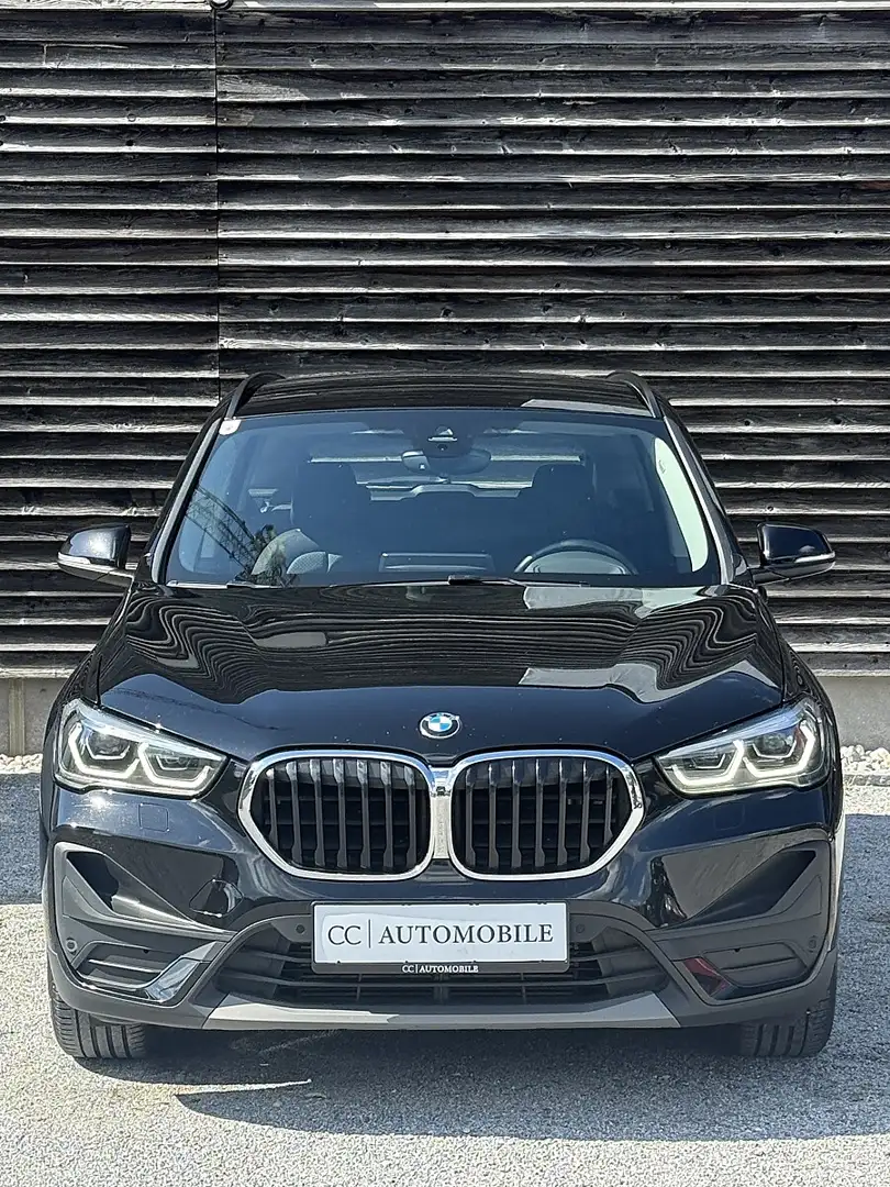 BMW X1 sDrive16d Schwarz - 1