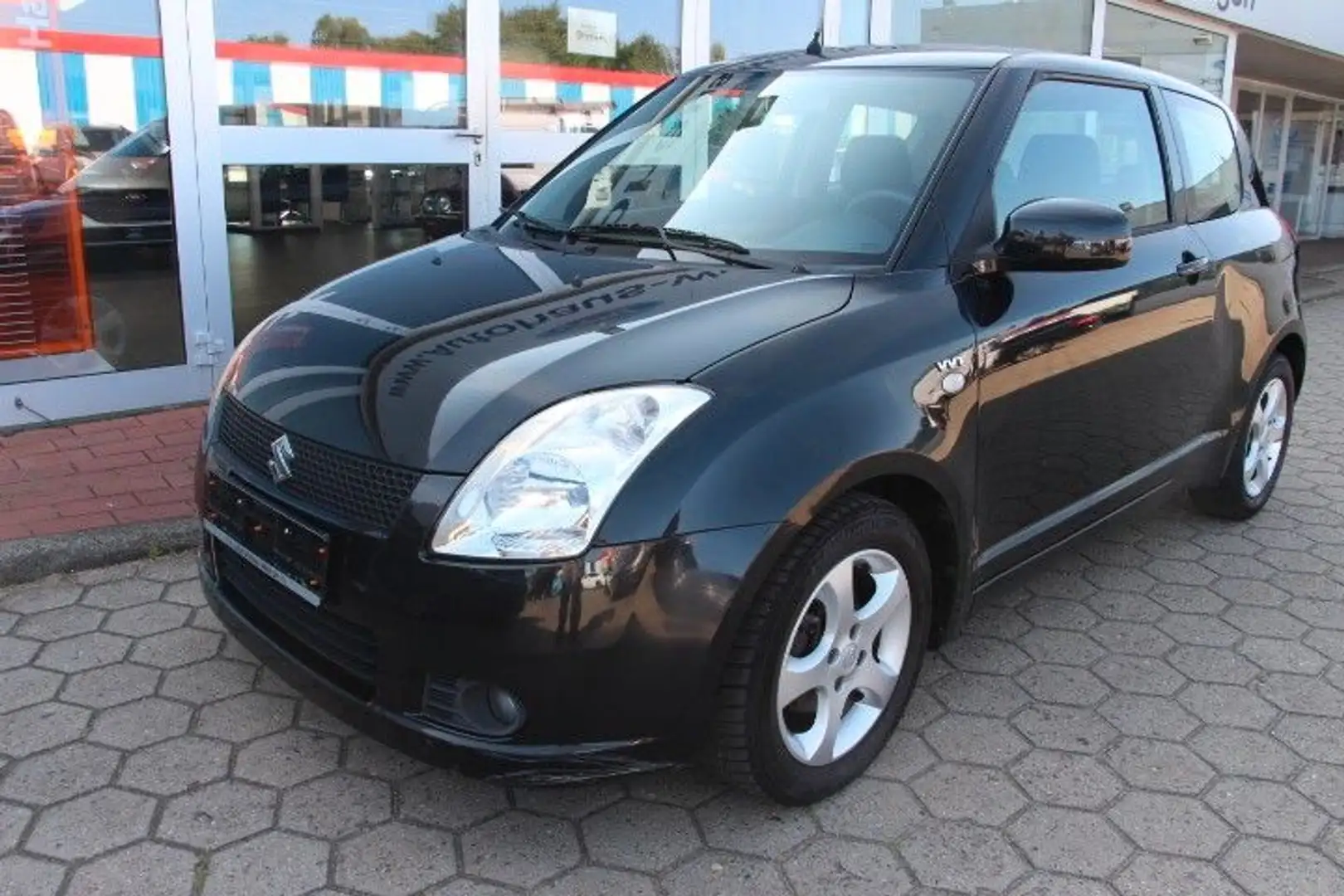 Suzuki Swift 1,5l*AUTOMATIK*KLIMA*EURO4*HU01-2026 Schwarz - 2