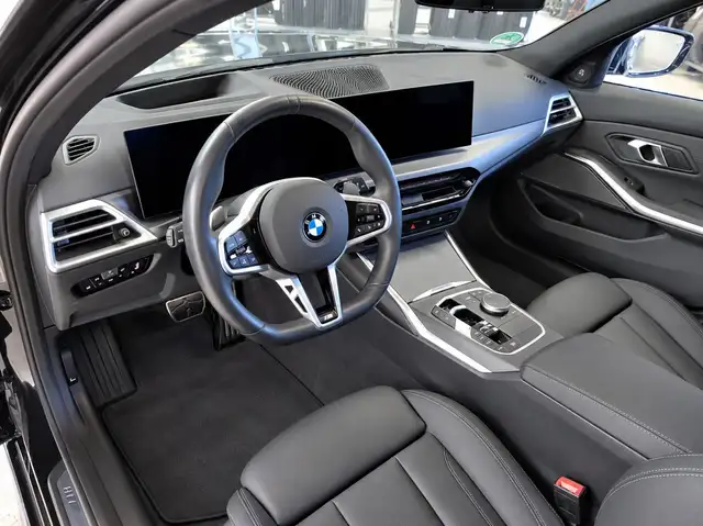 BMW 3 Series view 4